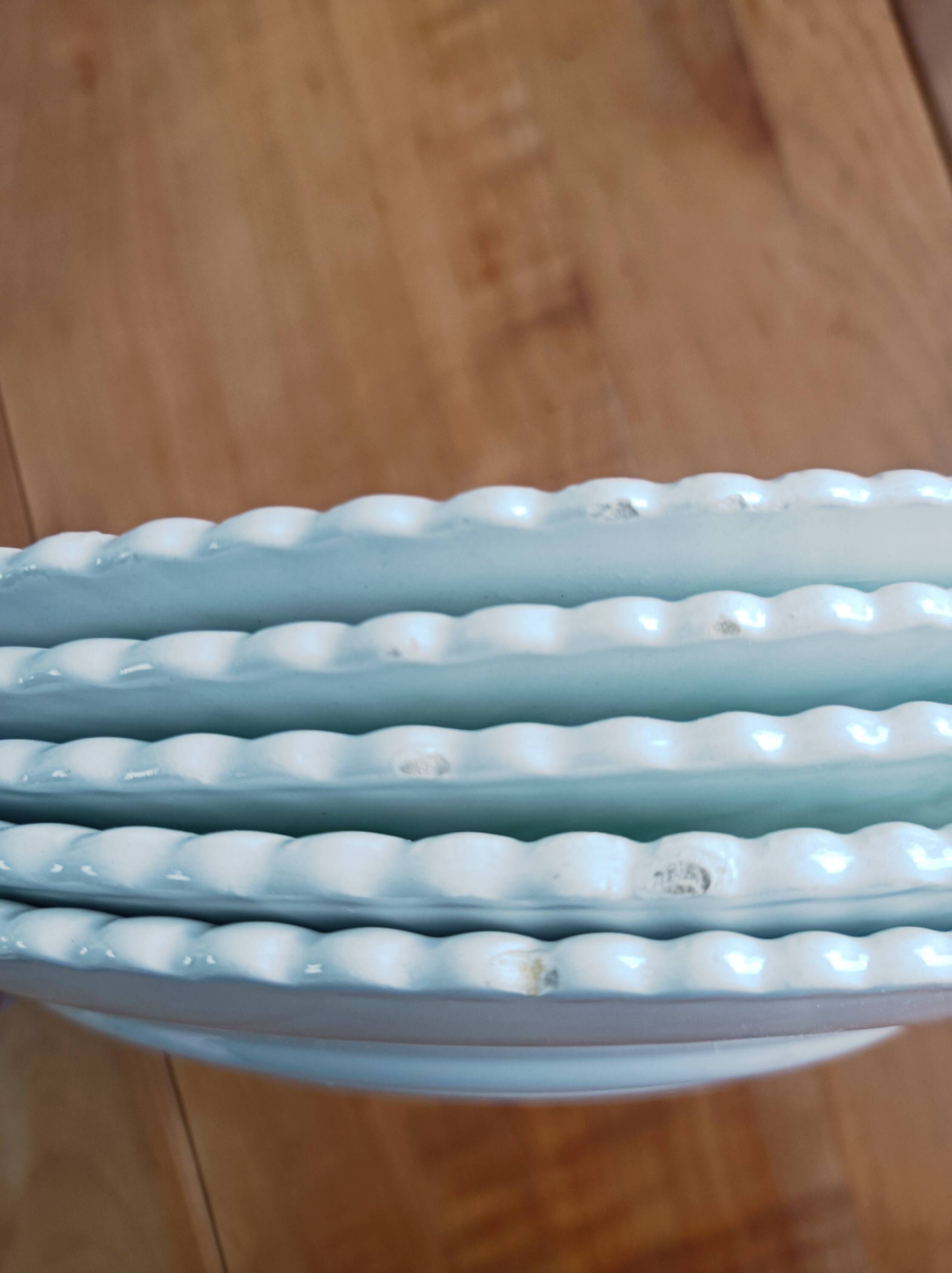 Set of 7 Badonviller flat plates, trellis decor