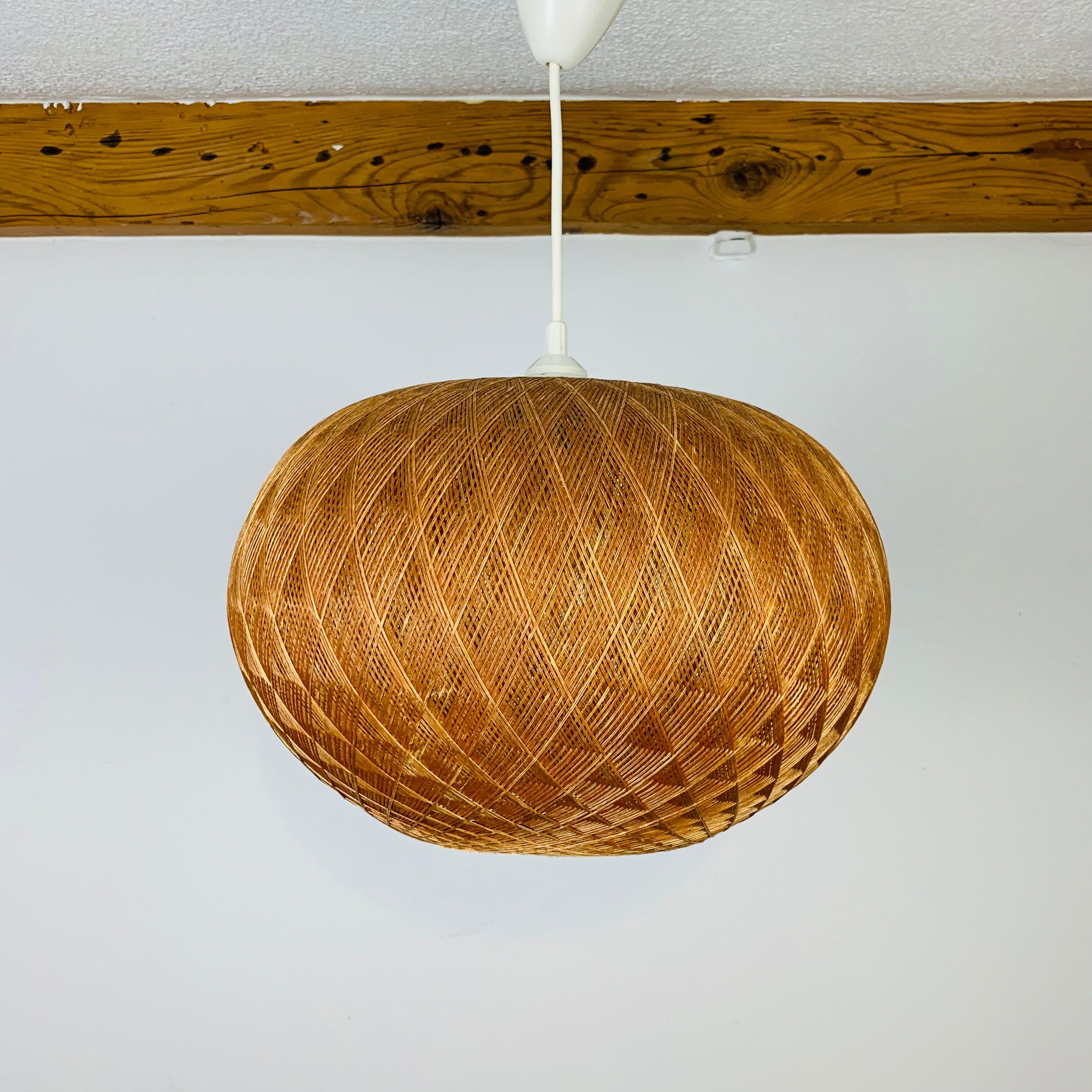 Suspension round wire cocoon 70s