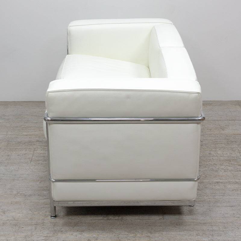Cassina LC2 2-seater sofa in white leather