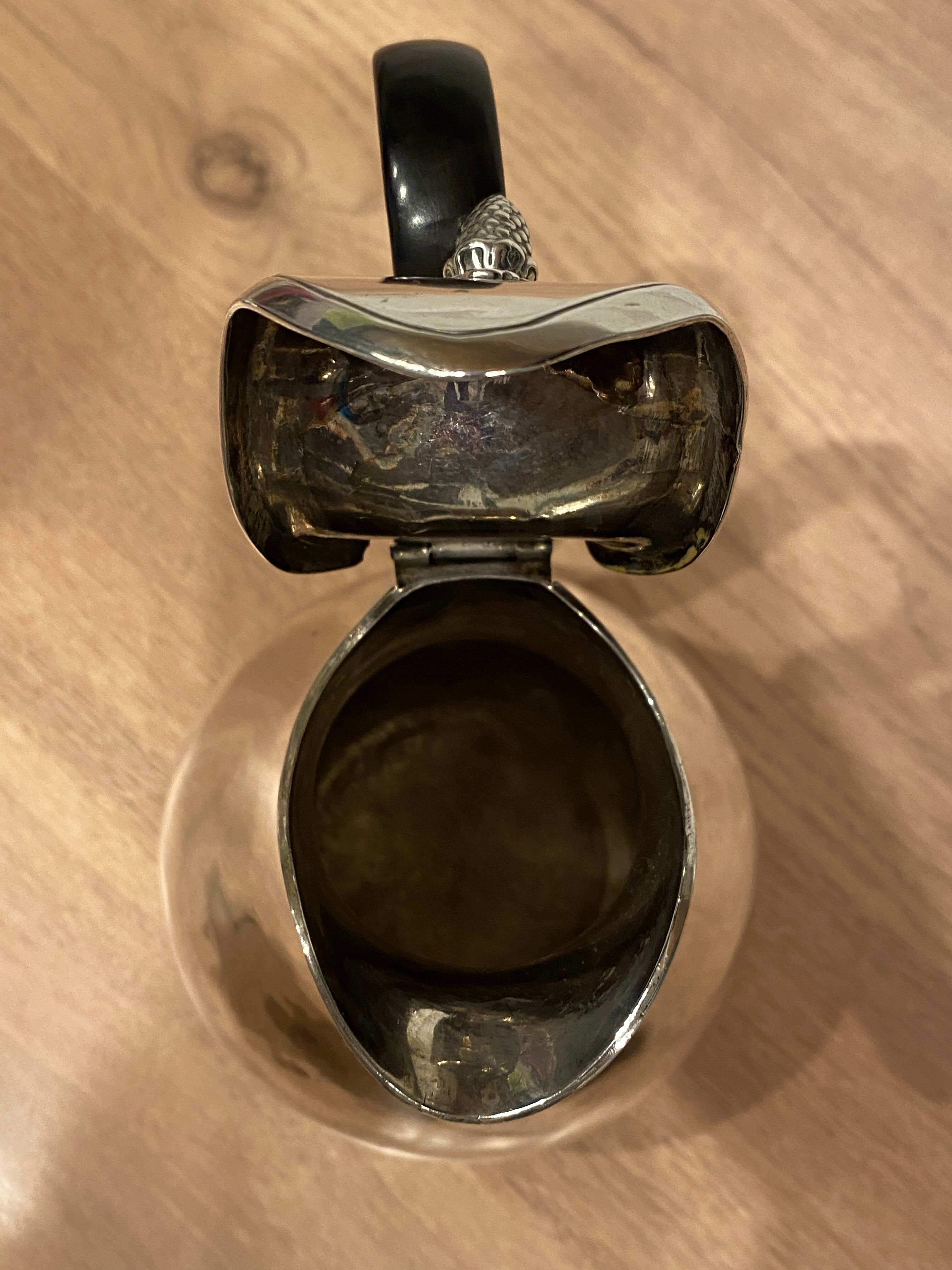 Silver pourer Jean-Pierre Bibron