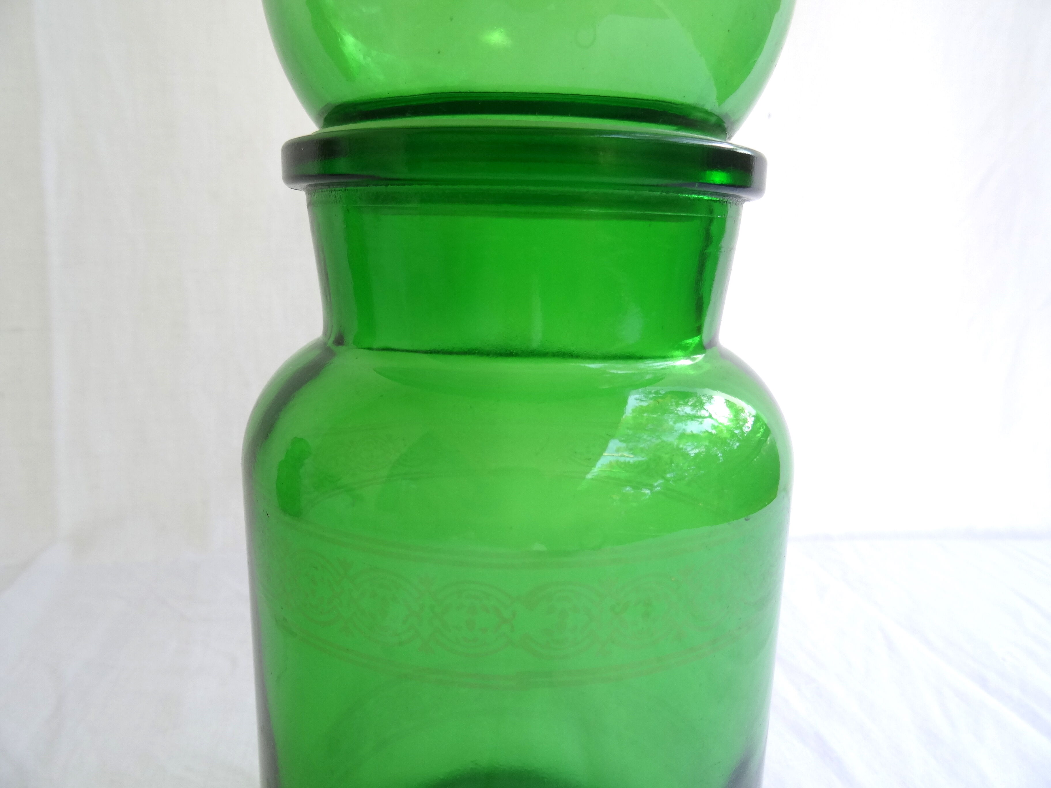 Green apothecary pot