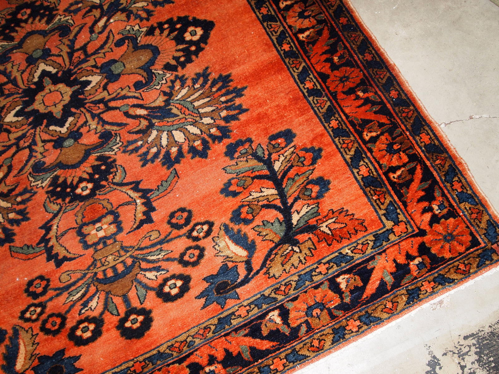 Handmade antique Persian Lilihan rug 5.3' x 7.2' (161cm x 219cm) 1920s