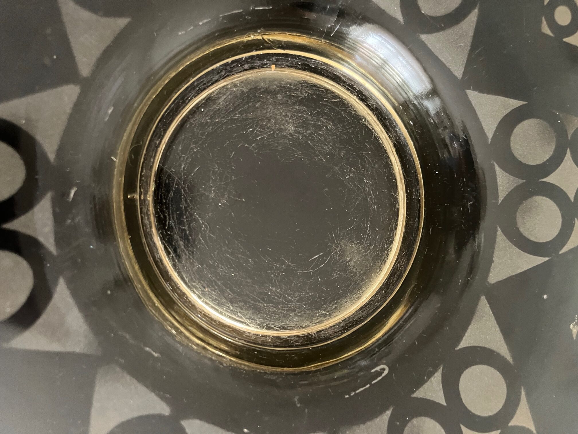 Art Deco cut in engraved glass