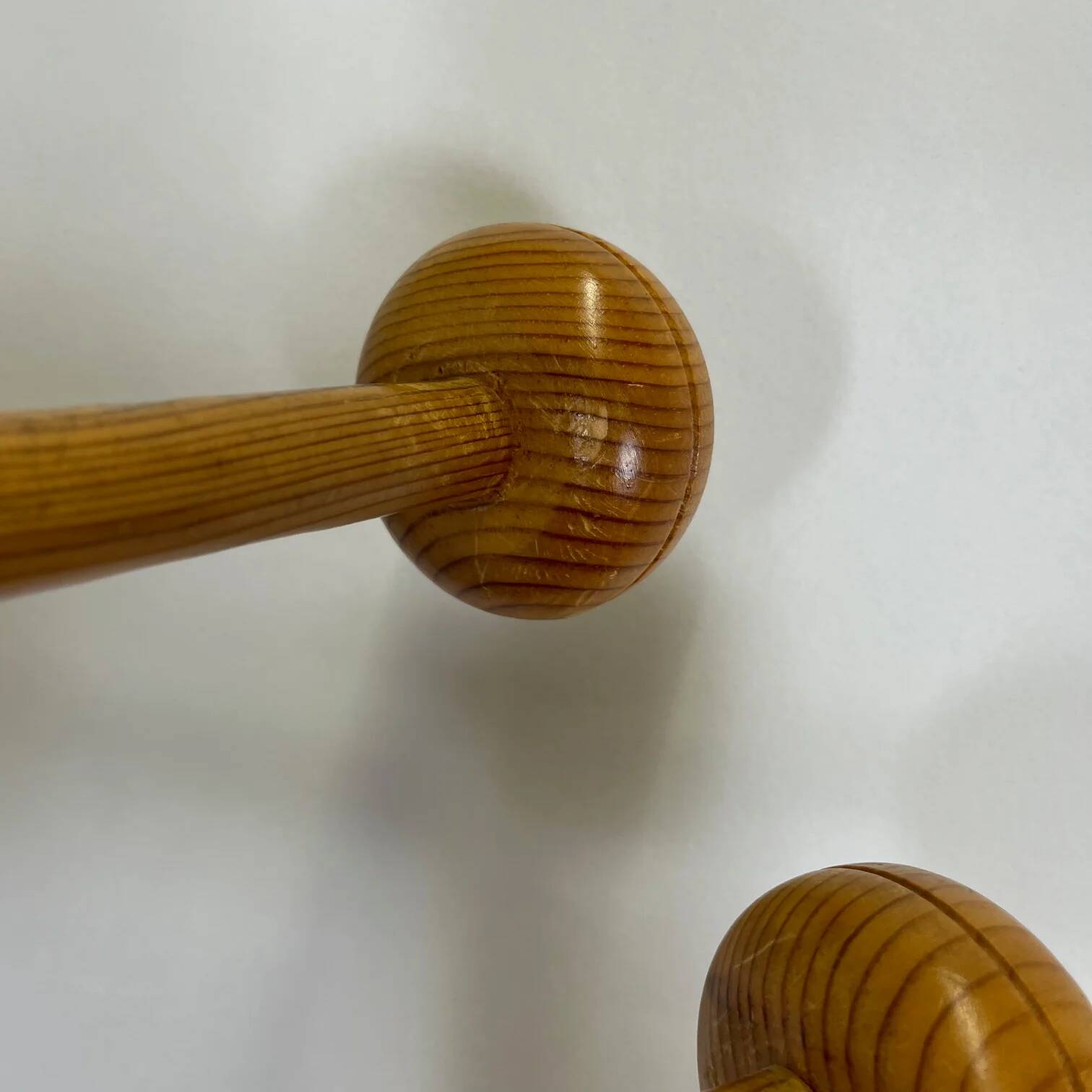 Freestanding pine coat rack with articulated arm, 1970/80 MCM
