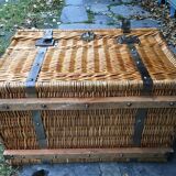 Wicker trunk
