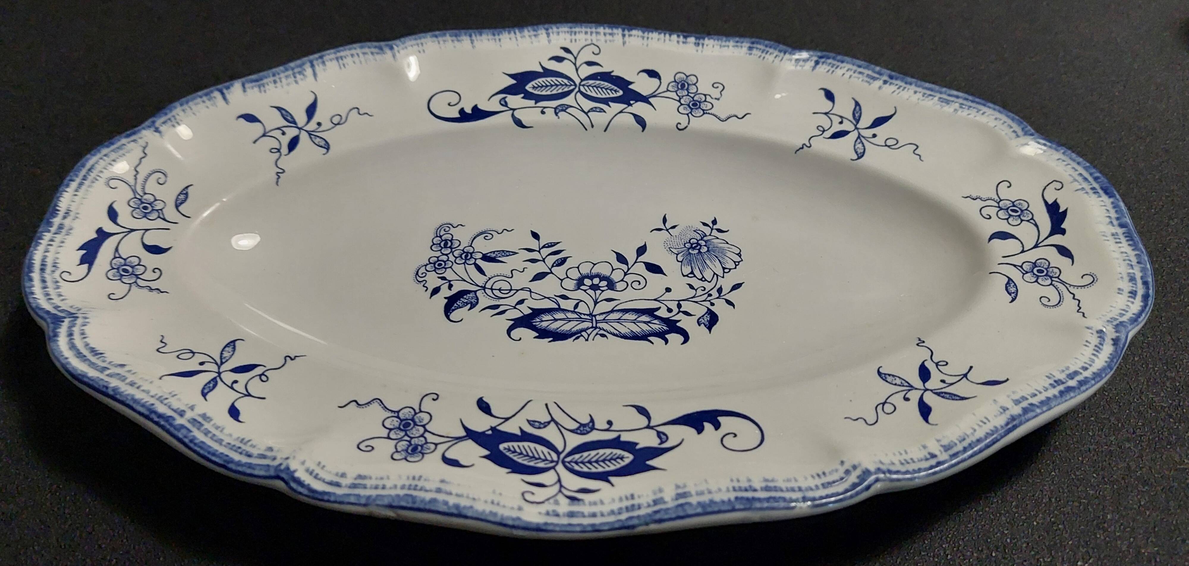 Oval serving dish, Sarreguemines earthenware, Lancaster blue pattern, 1950s.