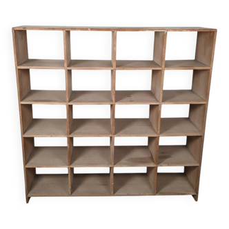 Solid wood workshop cabinet with compartments