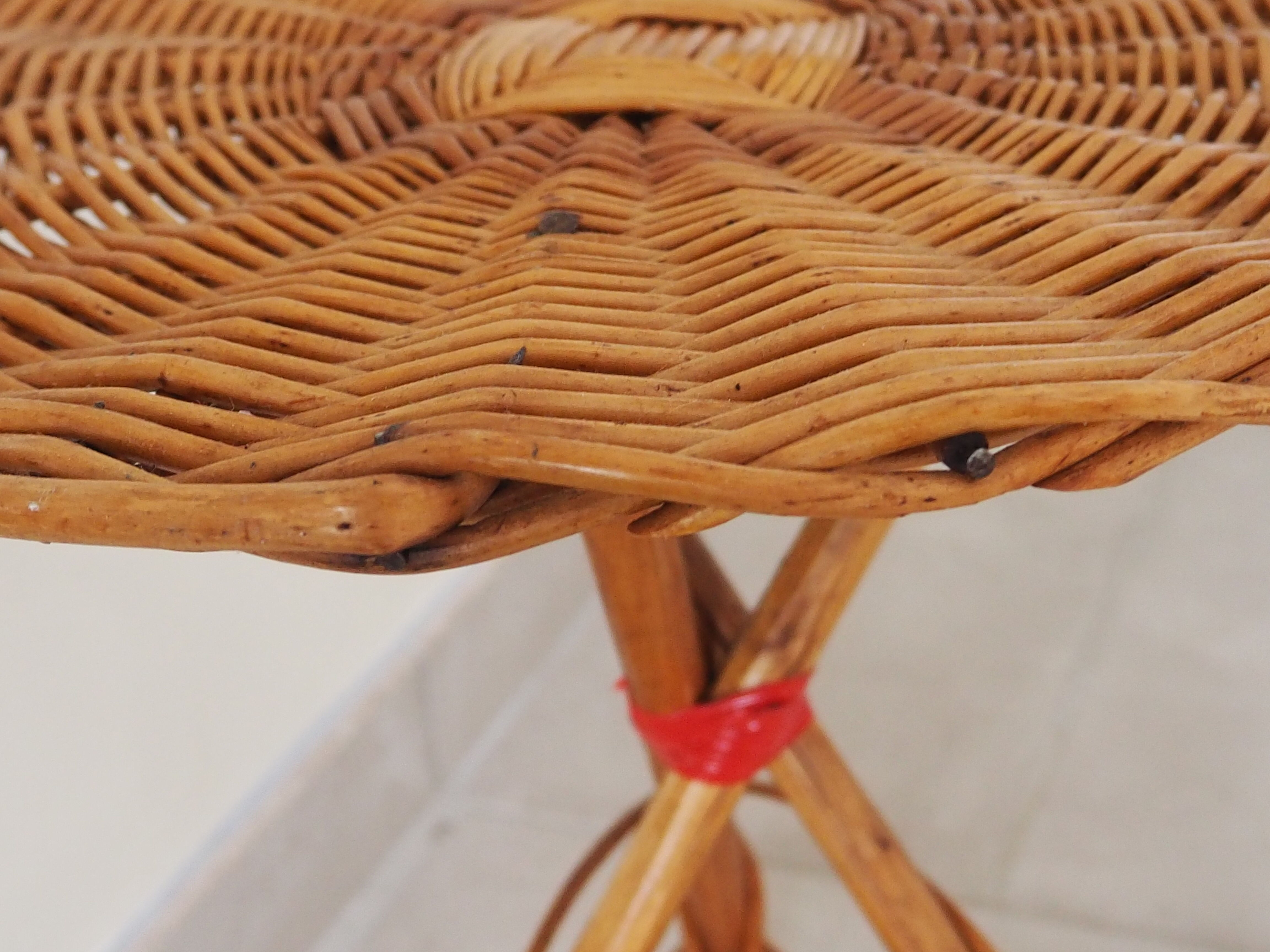 Bolster / pedestal table in tripod rattan 1960s-1970s
