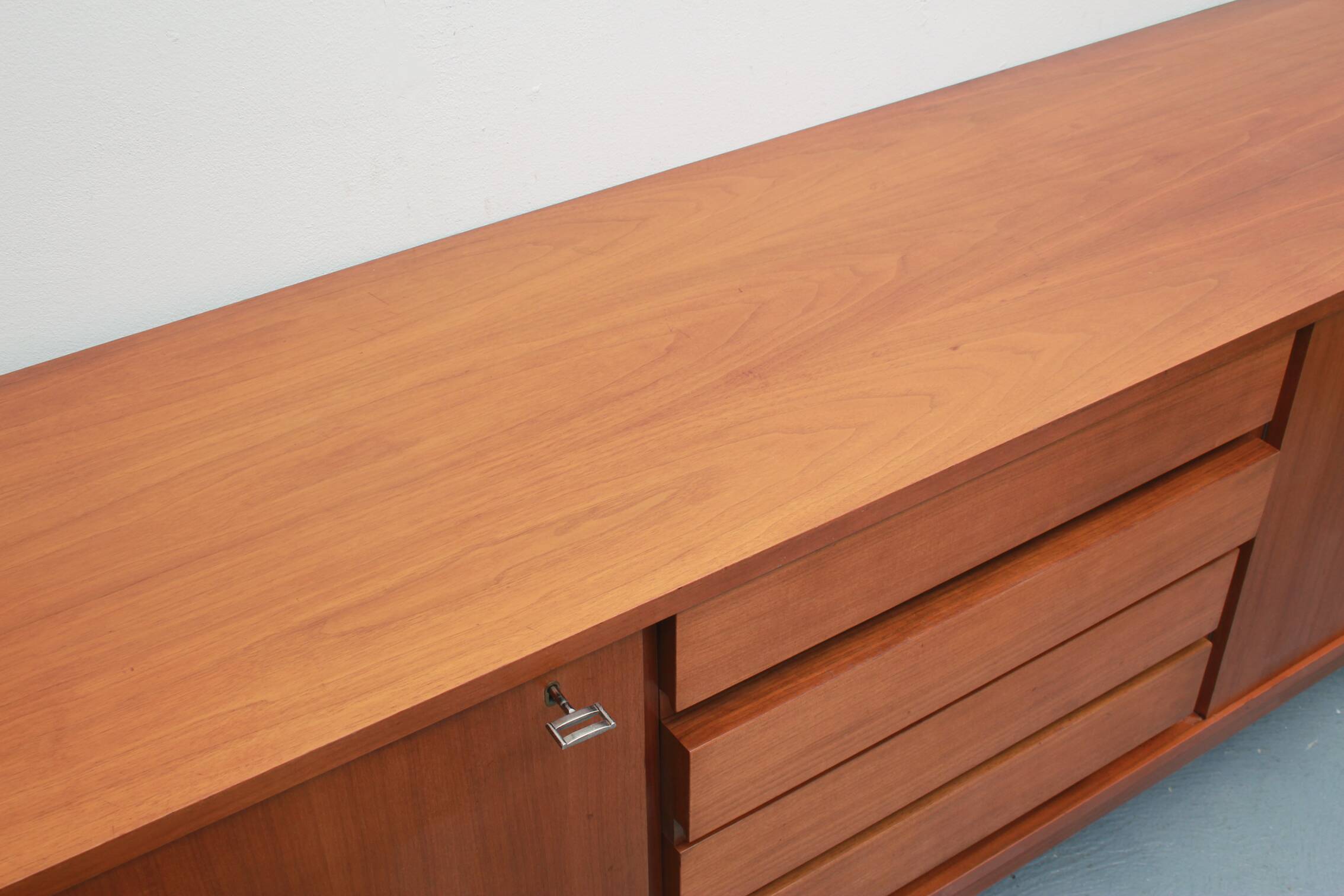 1960s sideboard in walnut XL