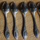 Un de 6 Cuillères à soupe métal argenté Feuillages