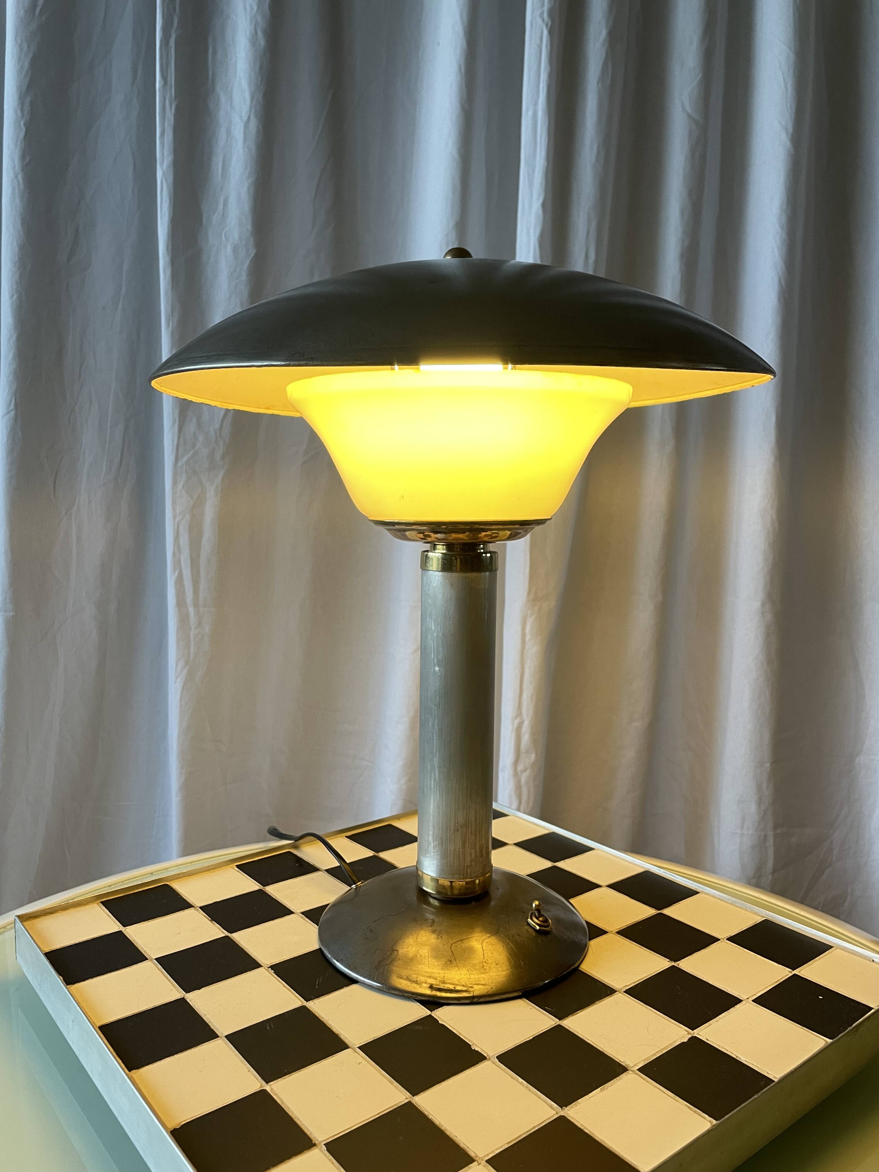 Art Deco modernist lamp Jumo 350