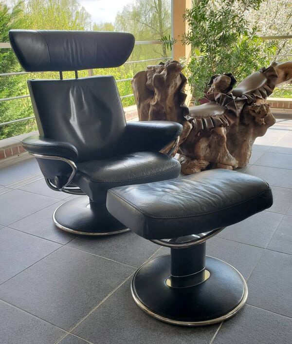 1 fauteuil Stressless modèle Jazz - cuir noir et son ottoman