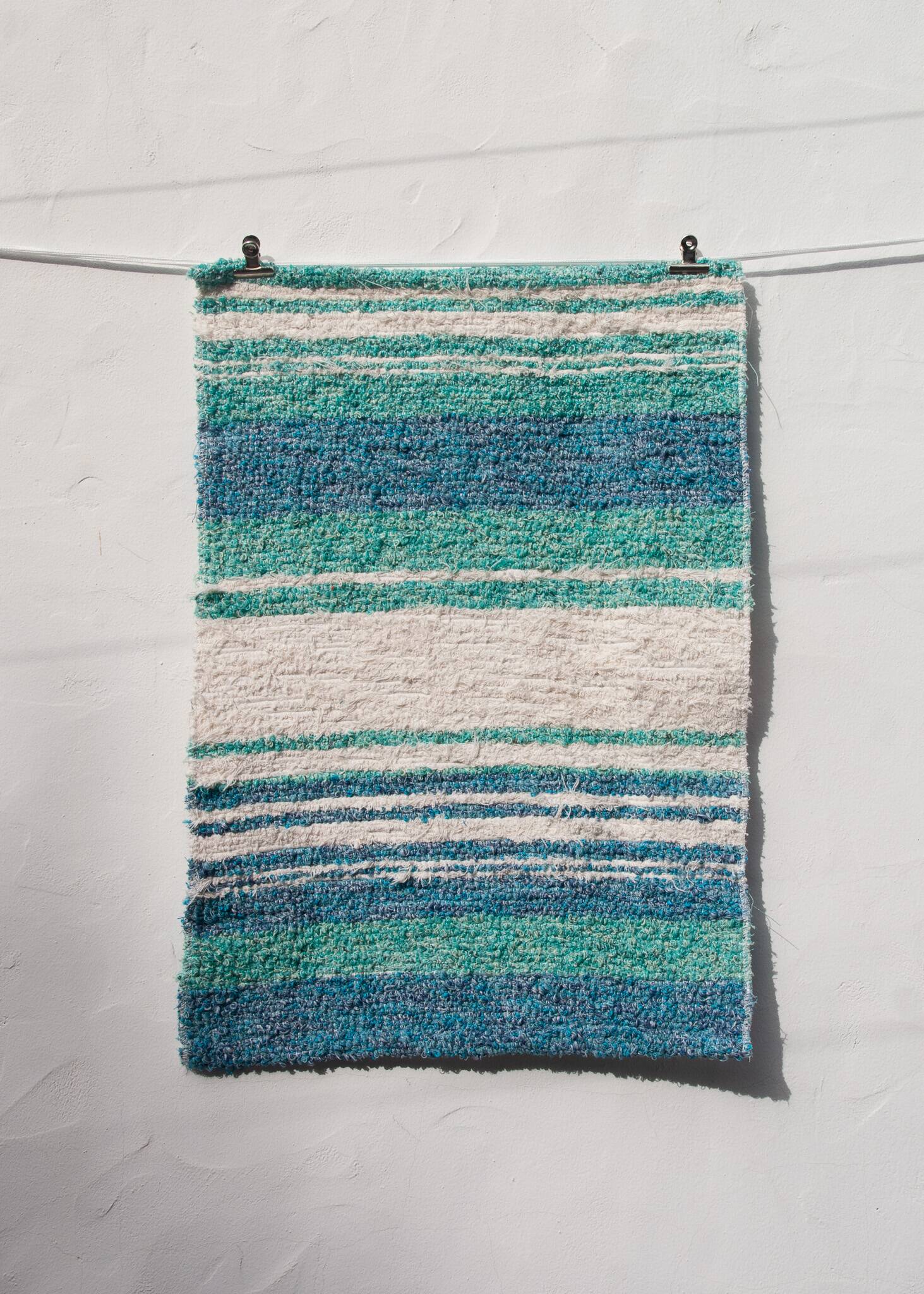 Handwoven recycled cotton rug - Turquoise and white