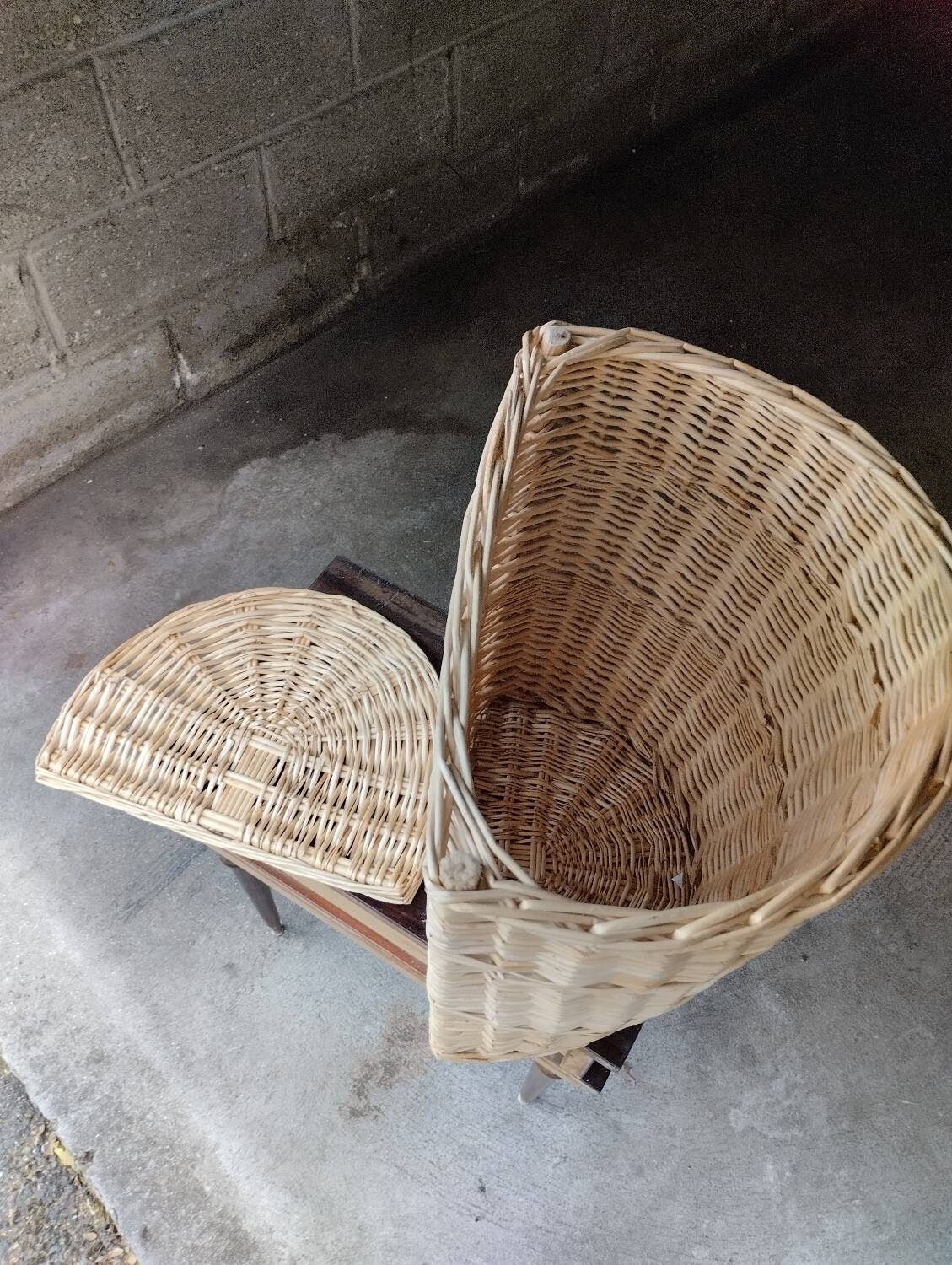 White rattan laundry basket