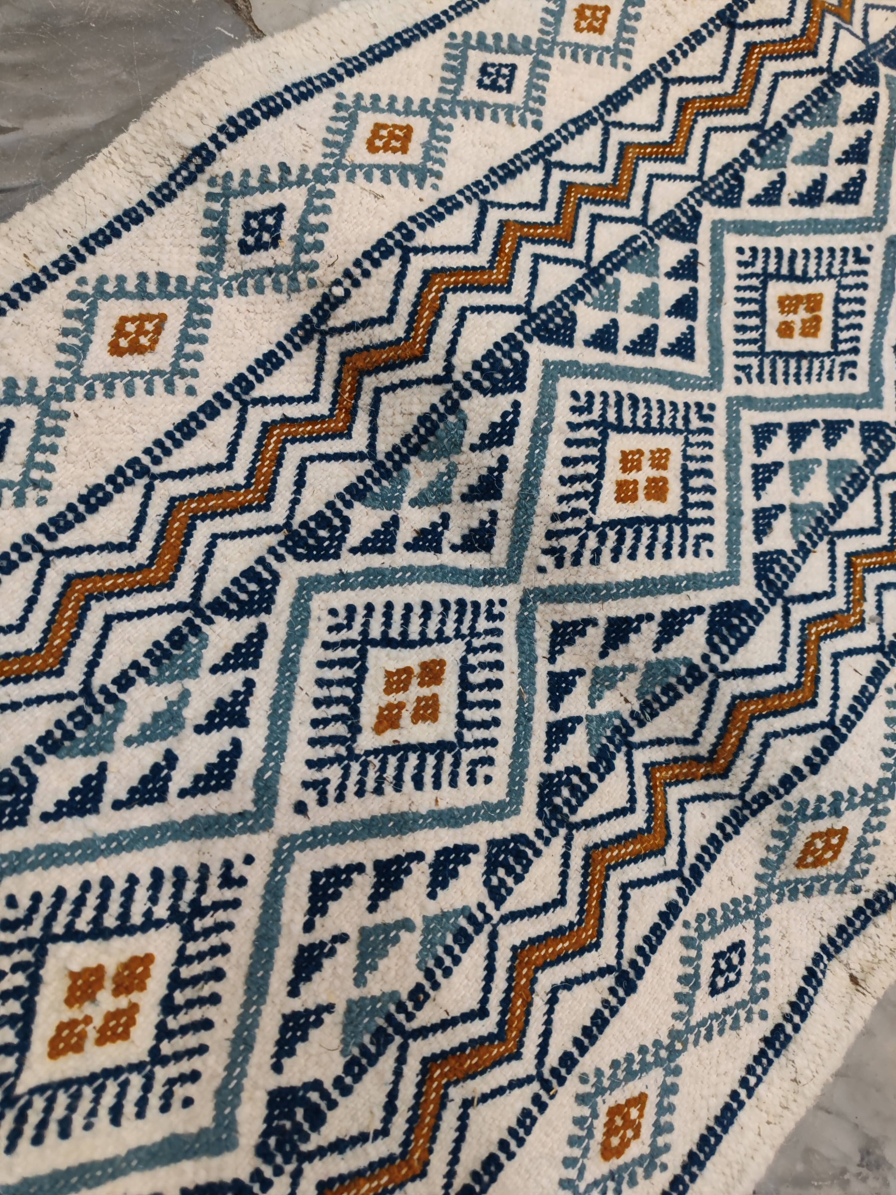 Hand-woven natural wool hallway rug