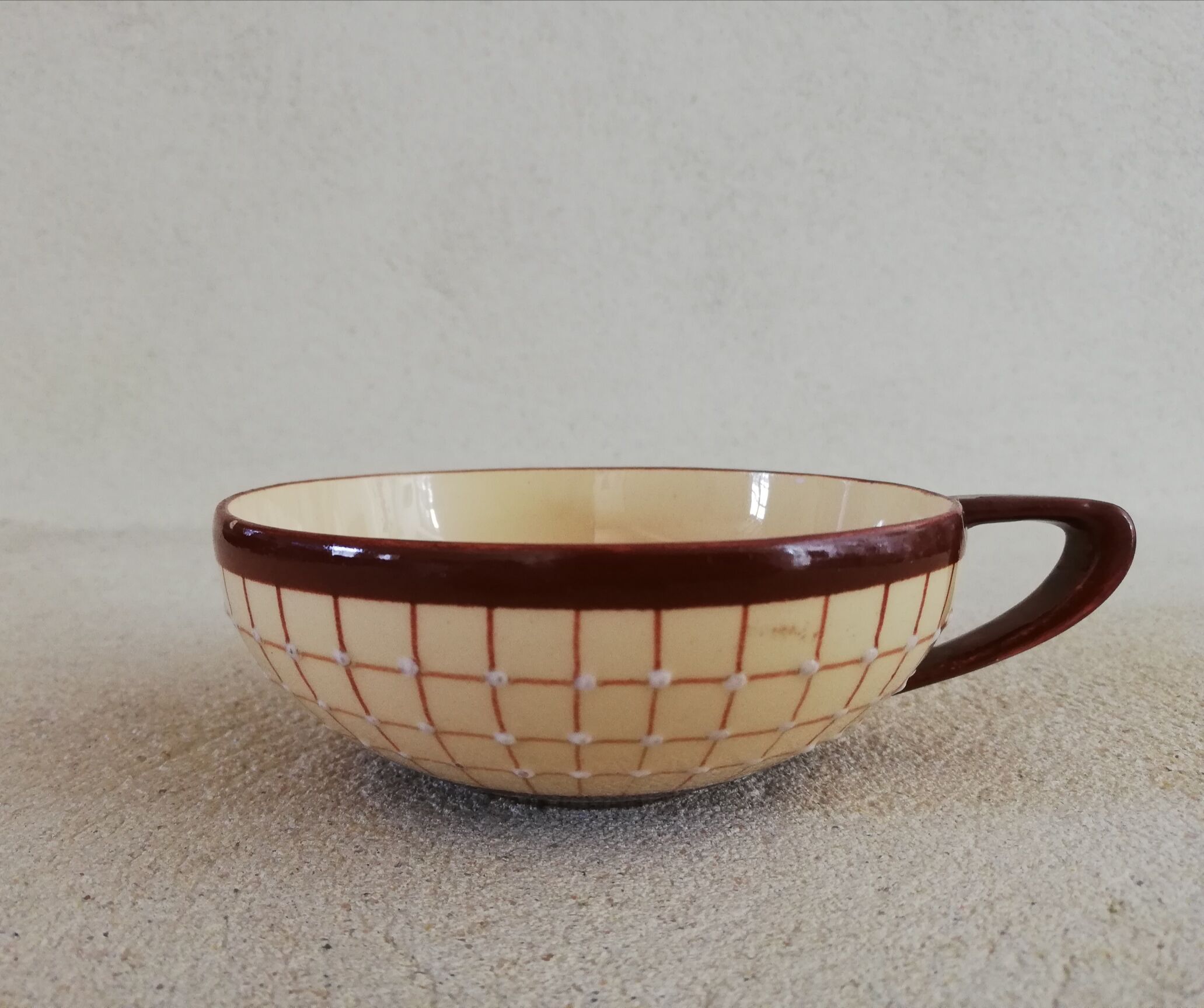 Earthenware cup 1940s-1950s