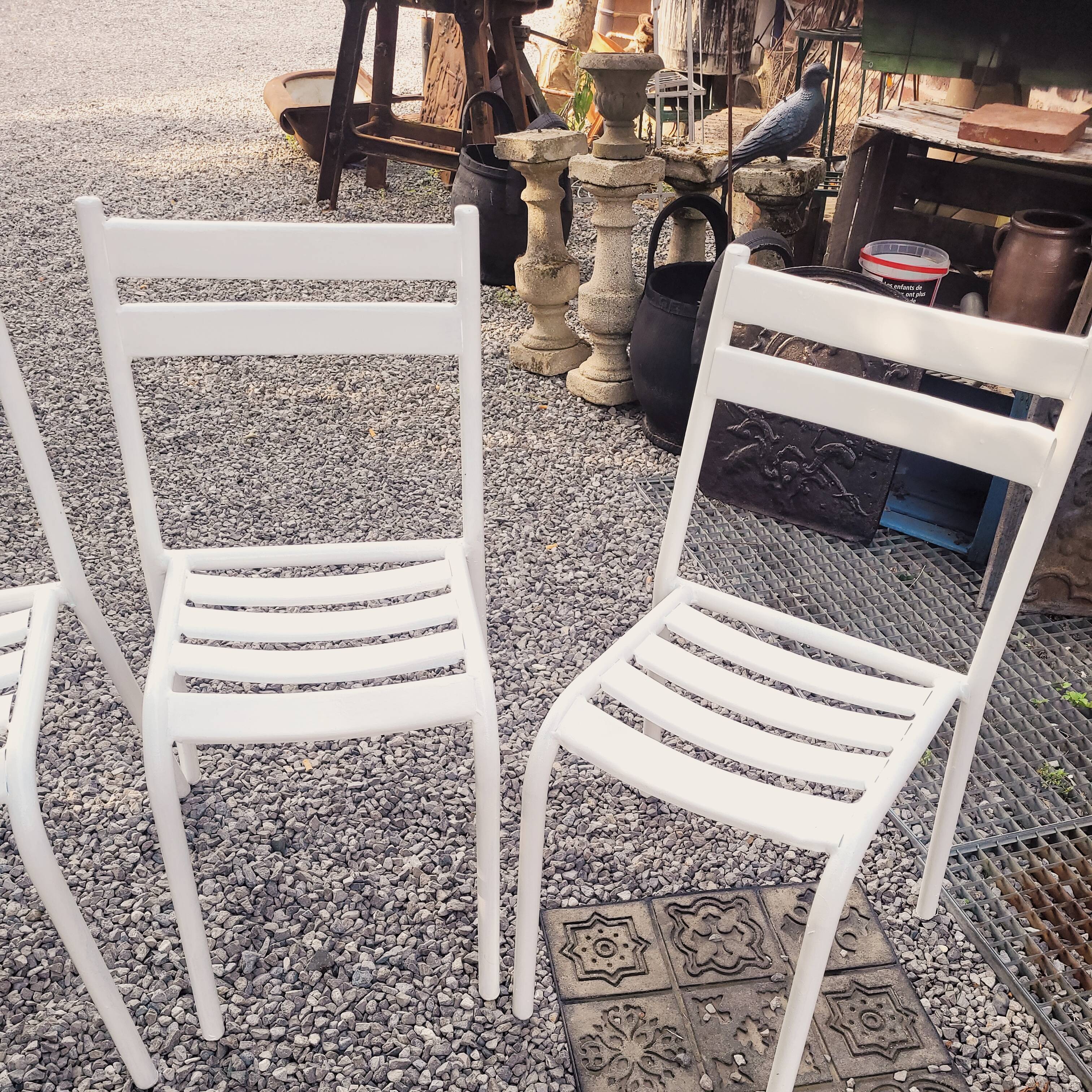 6 iron garden chairs