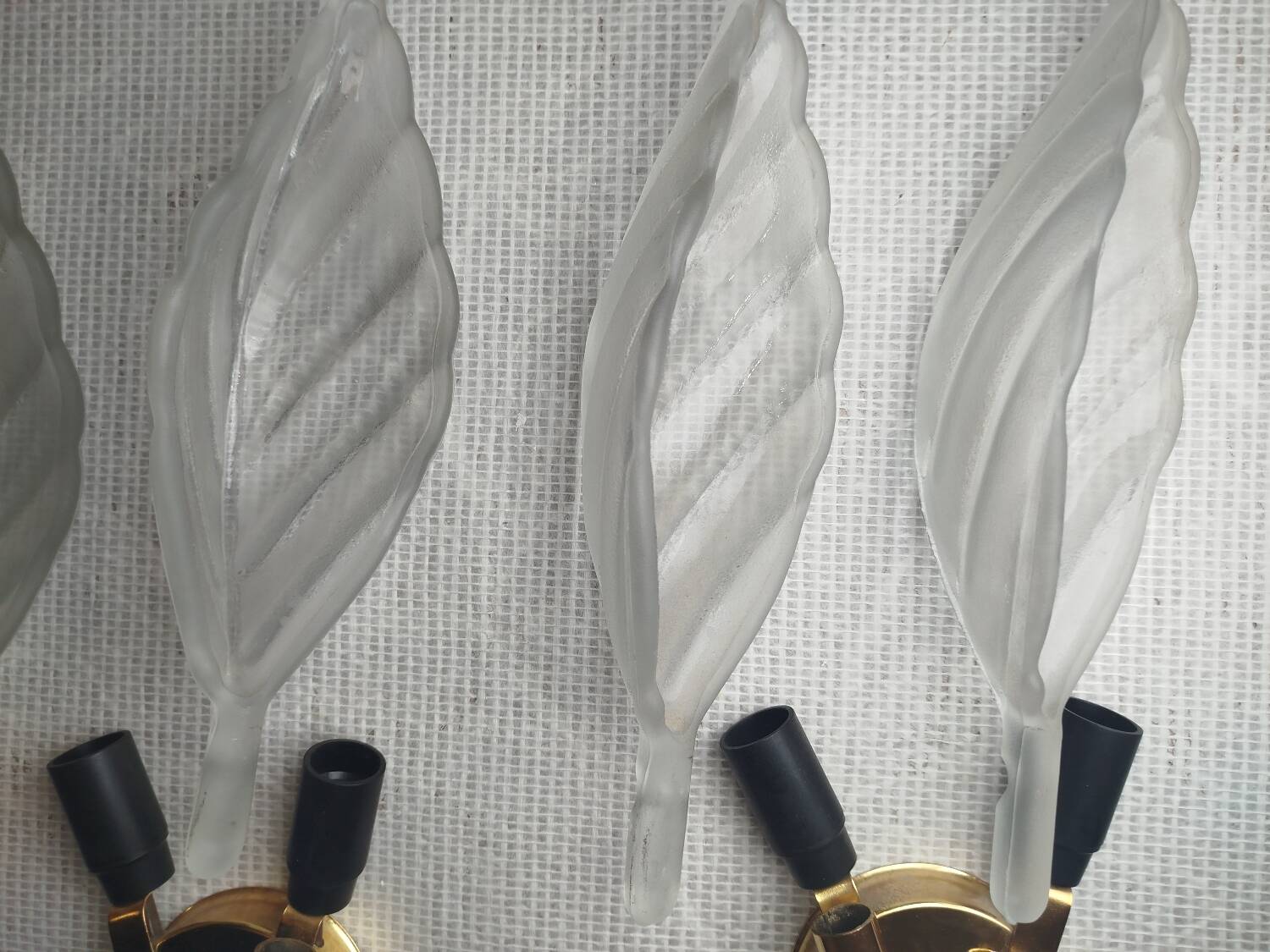 Pair of wall sconces with Italian leaf design in Barovier Murano style.