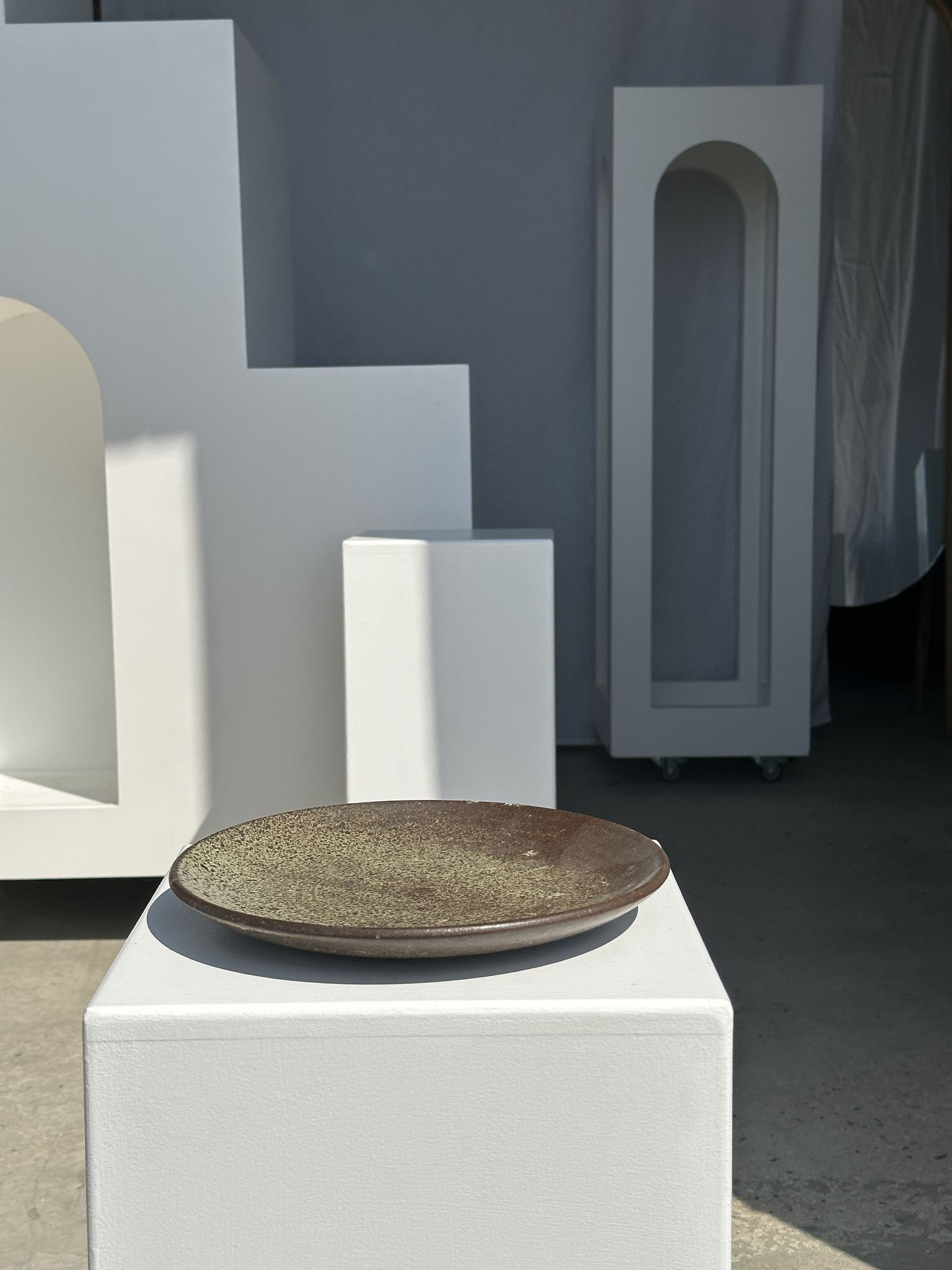 Plat en céramique vert indonésien D:26,5
