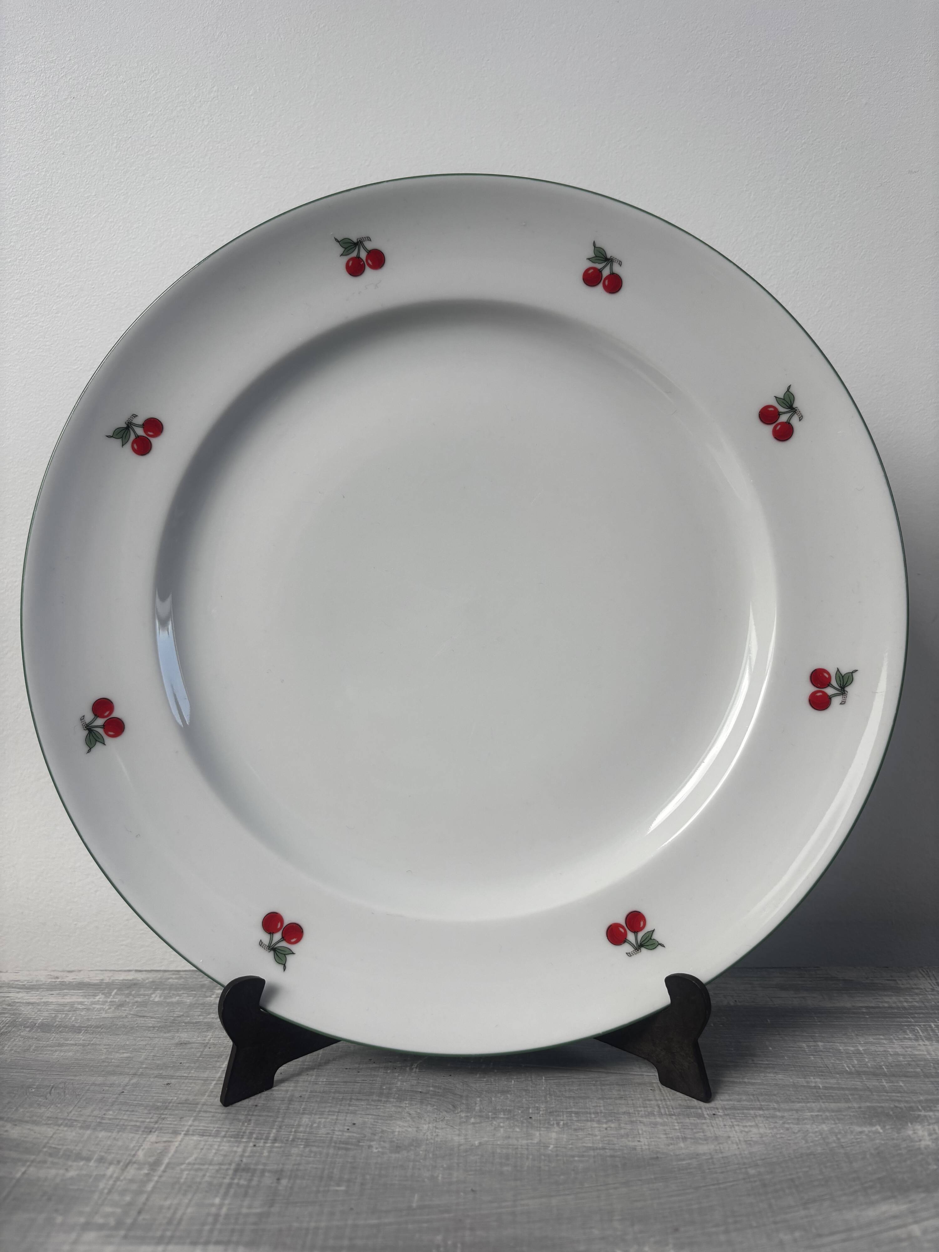Set of 7 flat plates in porcelain Tables & Colours cherries