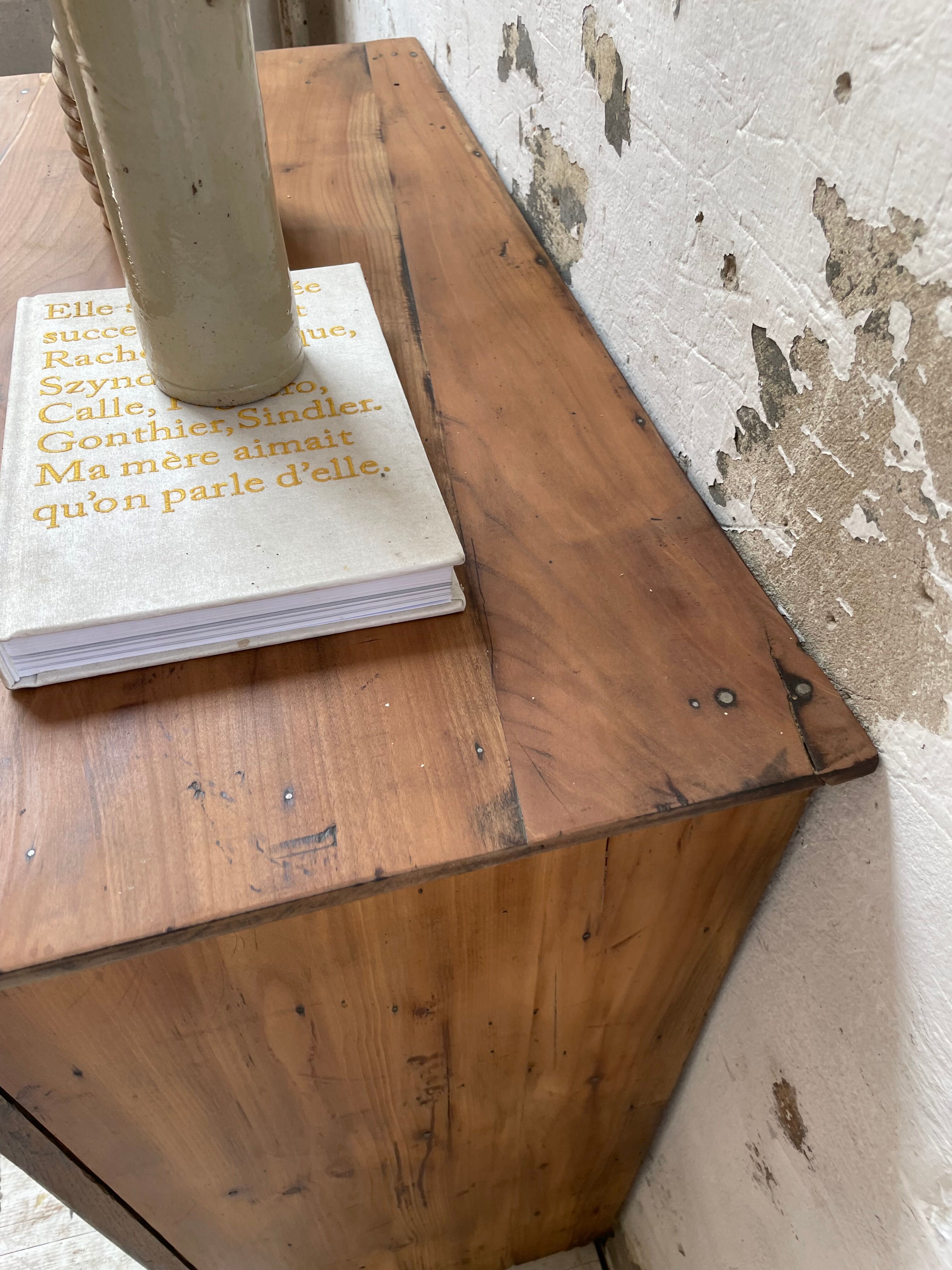 Buffet in oak and pine wood