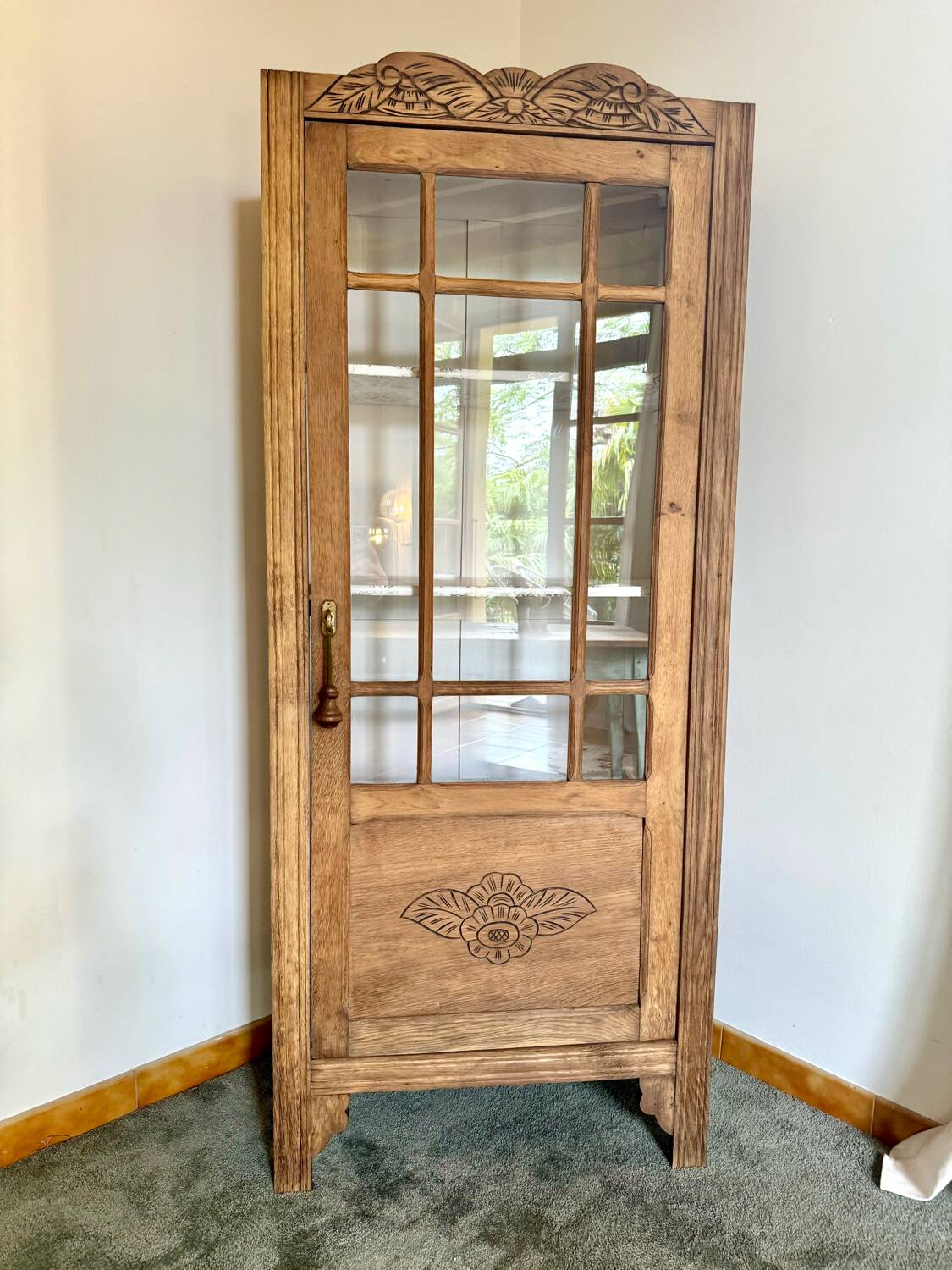 Armoire parisienne vitrée