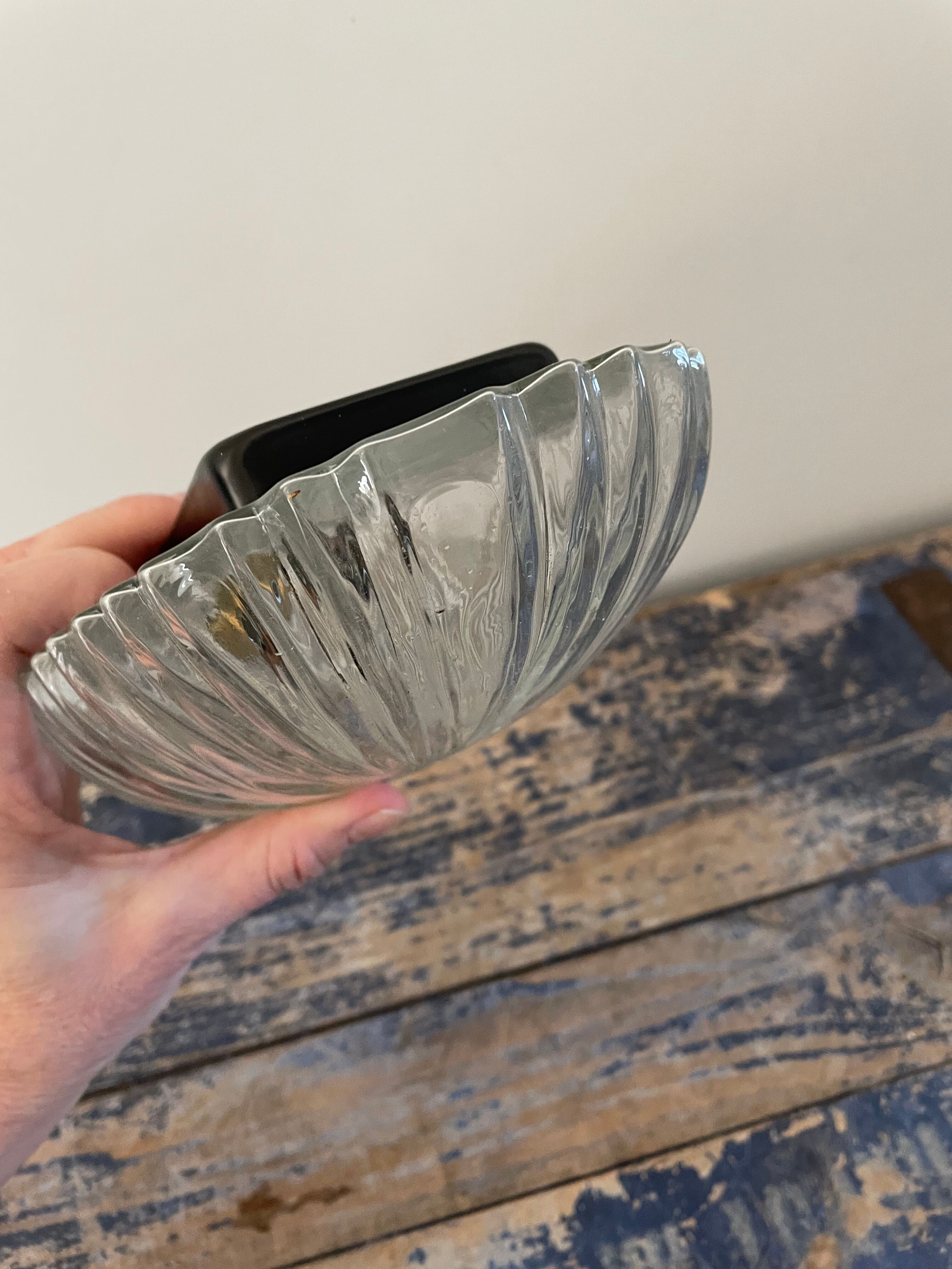 Vintage pebble wall lamp in chiseled glass corrugated shape