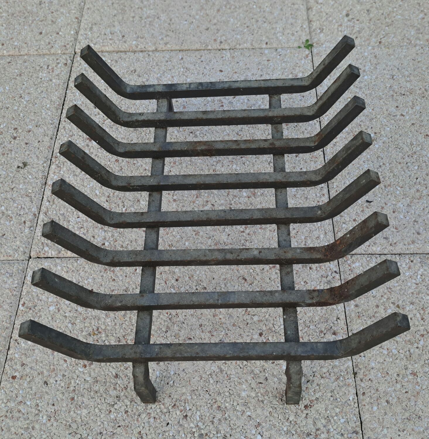 Cast iron log holder