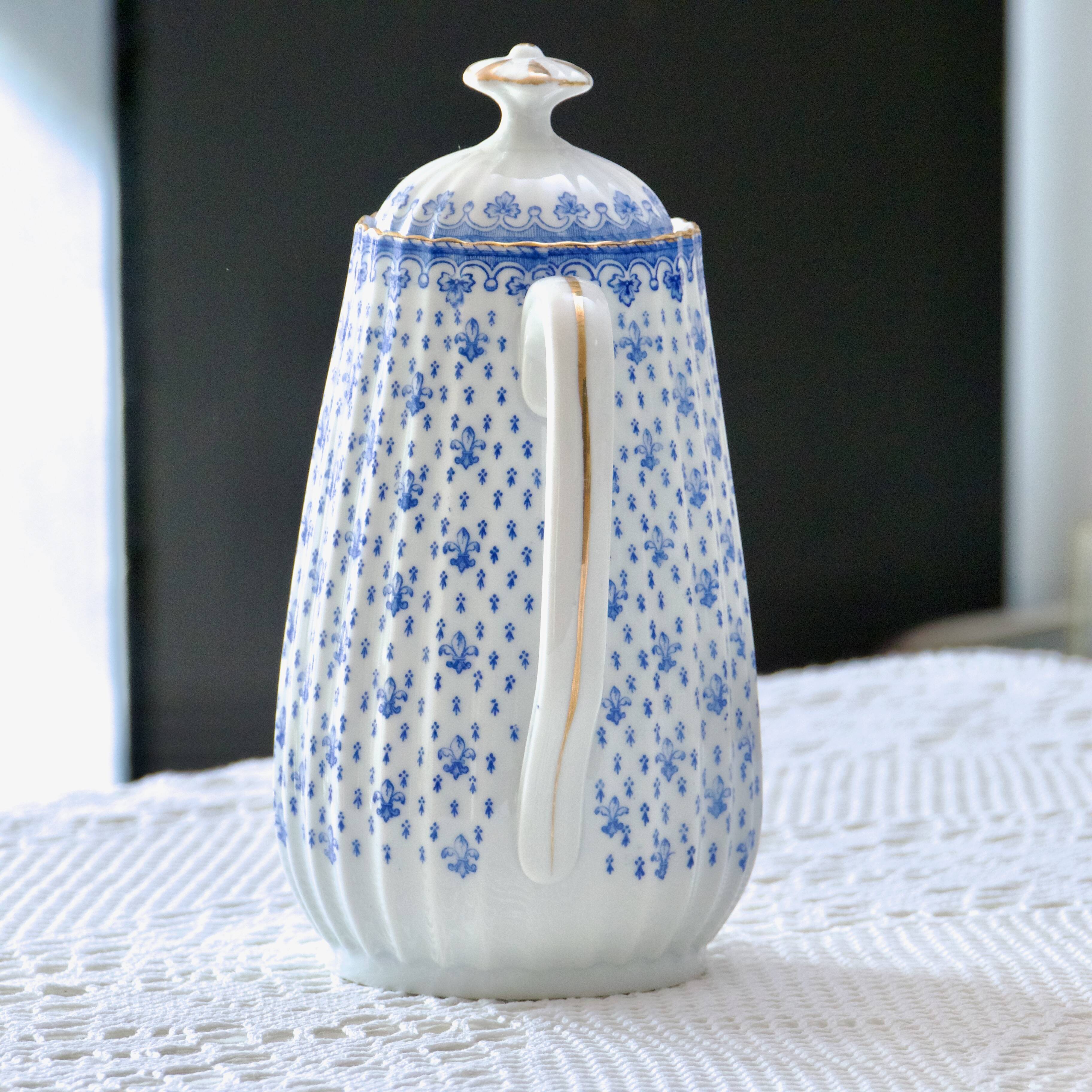 Large 1909 Oscar Shaller Fleur de Lys Porcelain Coffee Pot