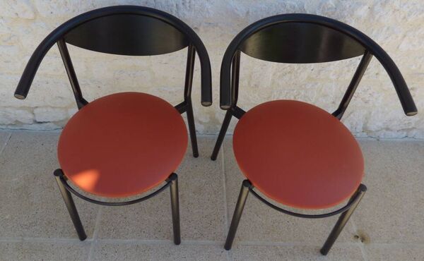 4  Chaises de style gondole structure métallique cossus et simili cuir