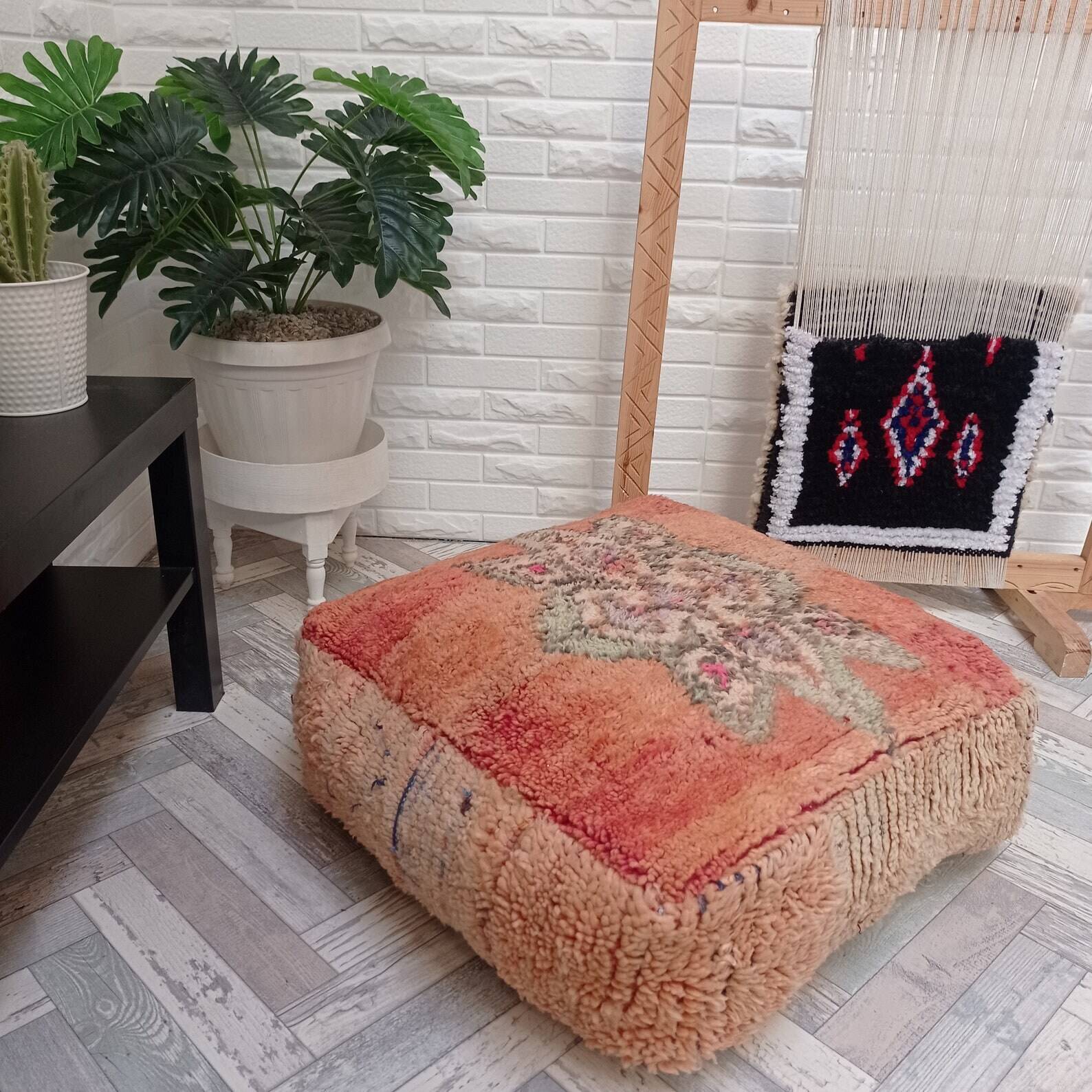 Handmade Berber pouf in wool 60 X 60 X 20 CM