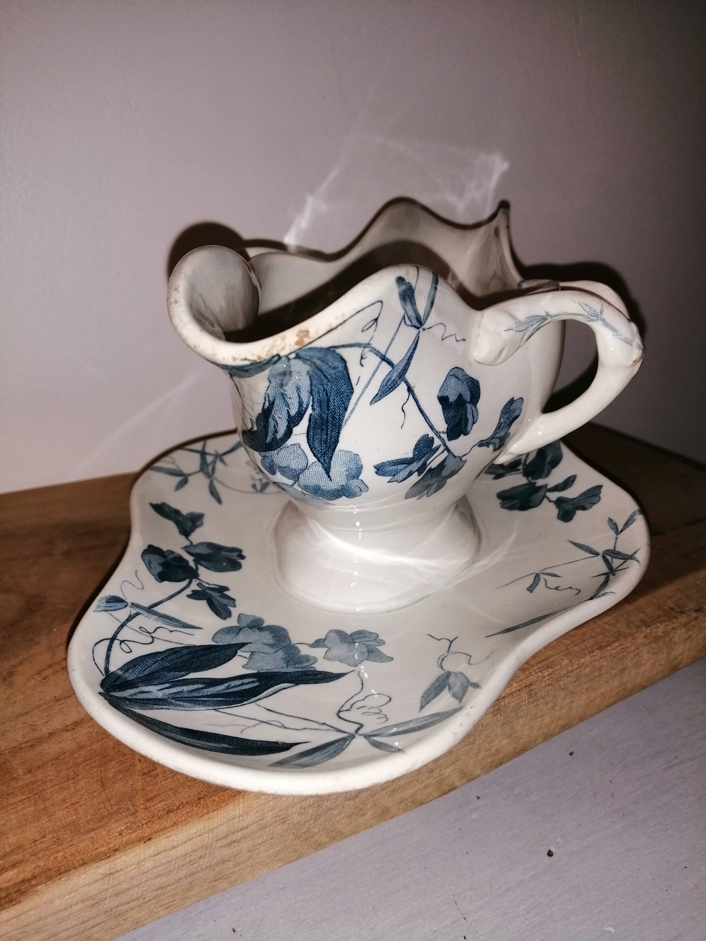 Porcelain saucer