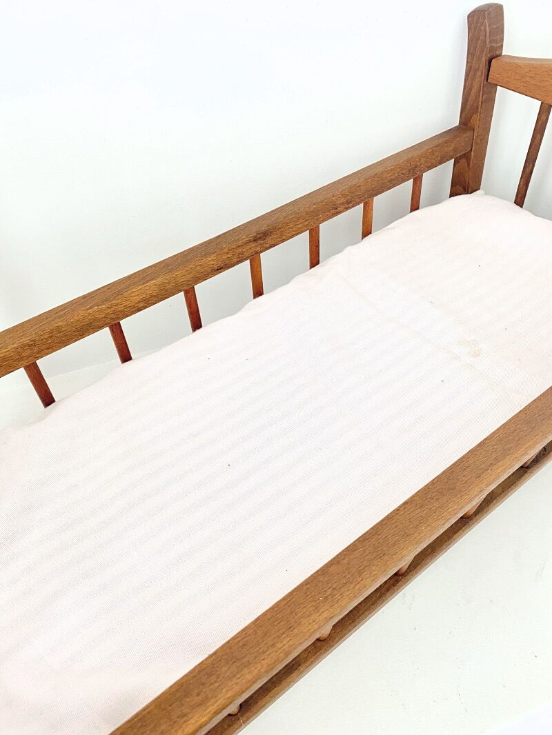 Dejou rocking doll bed