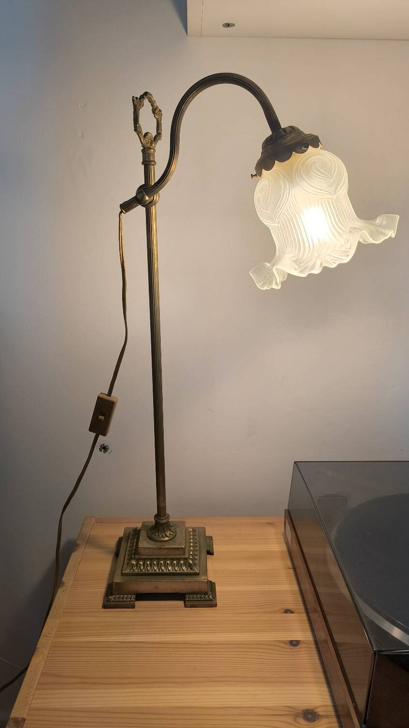 Art Deco bronze and frosted glass tulip lamp
