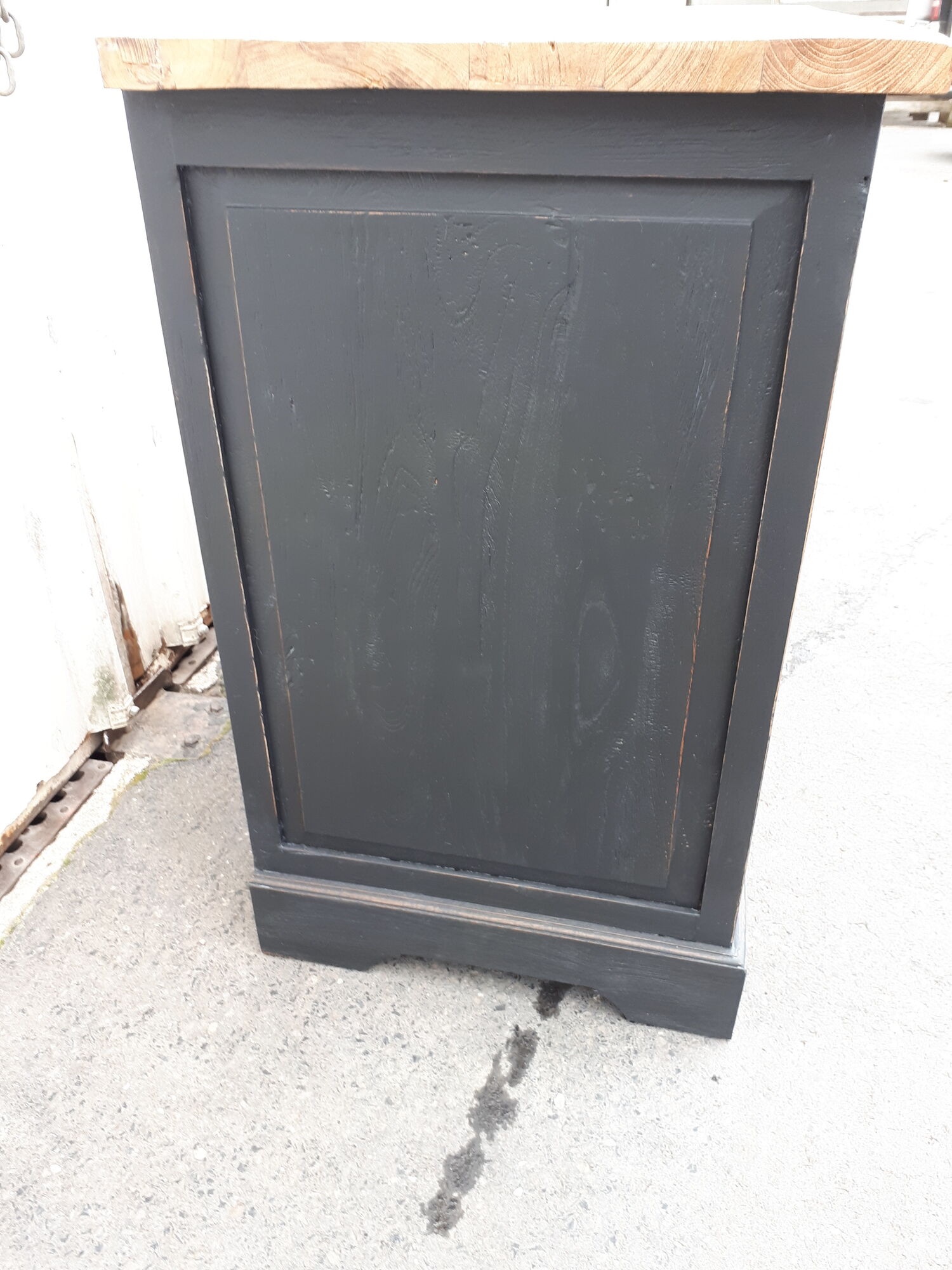 Industrial buffet four doors and four drawers black handles brushed brass patina