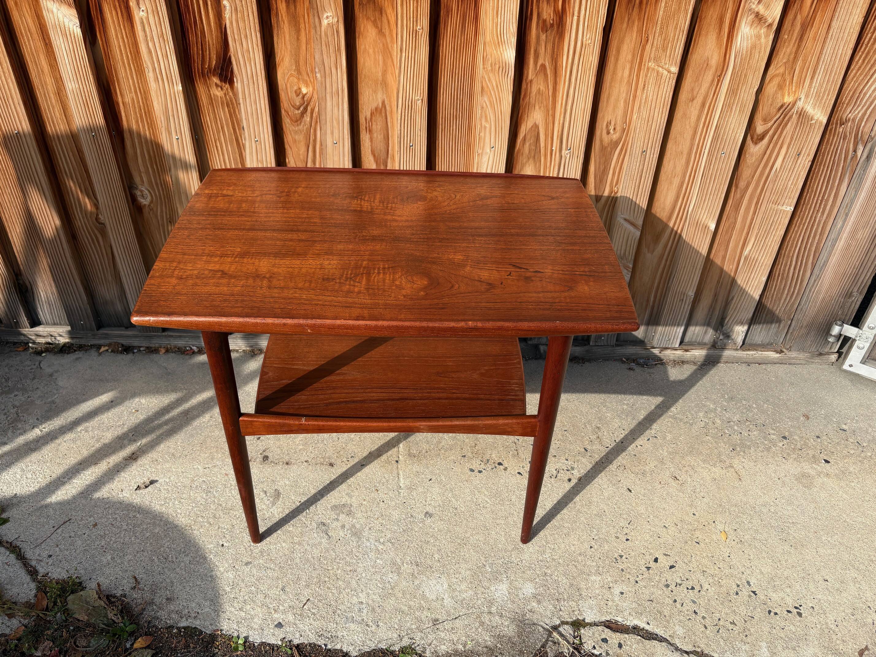 Vintage teak side table – Scandinavian design – 1960s