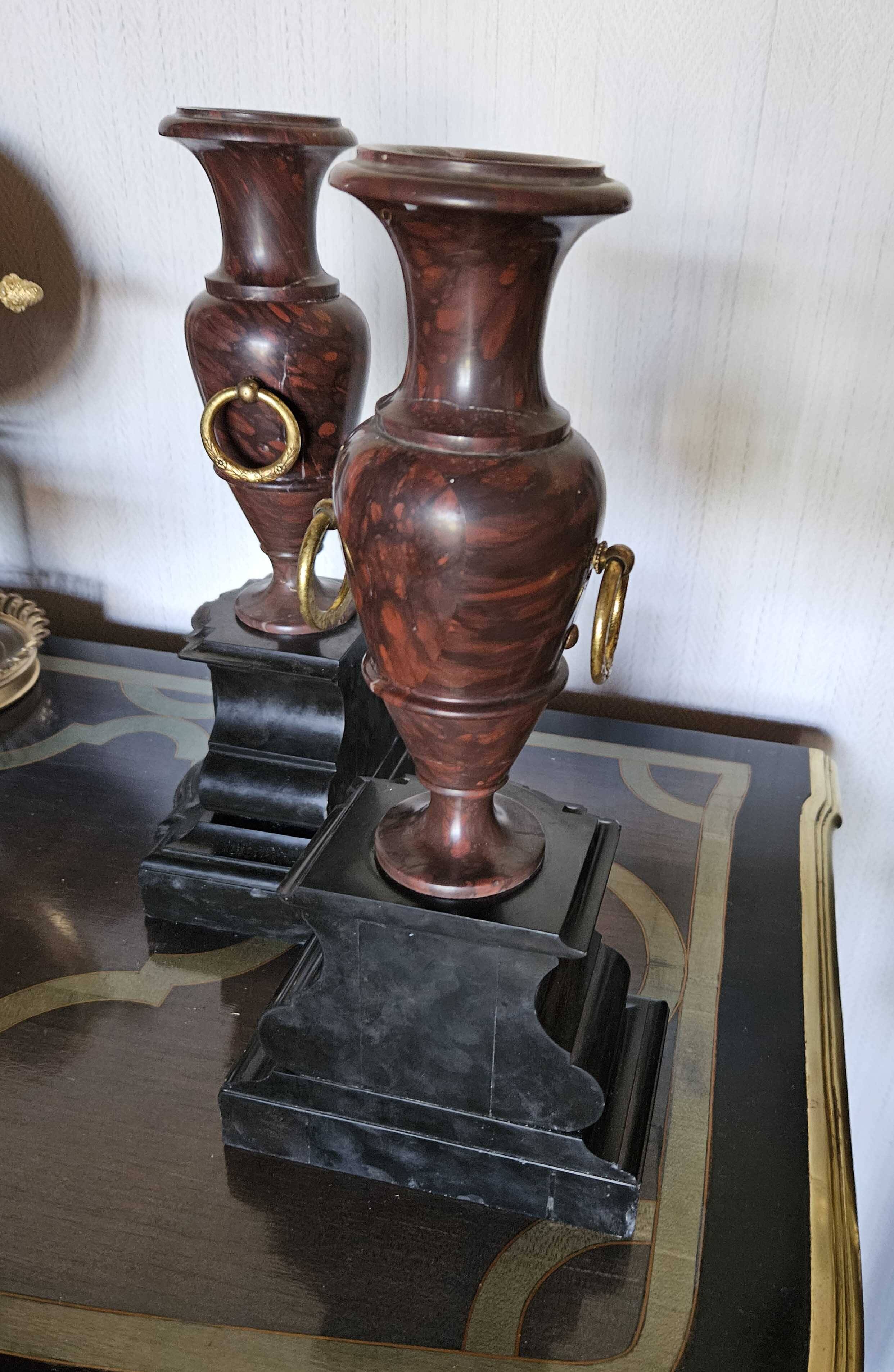 Antique Vases In Griotte Marble And Black Marble, Grand Tour, 19th Century