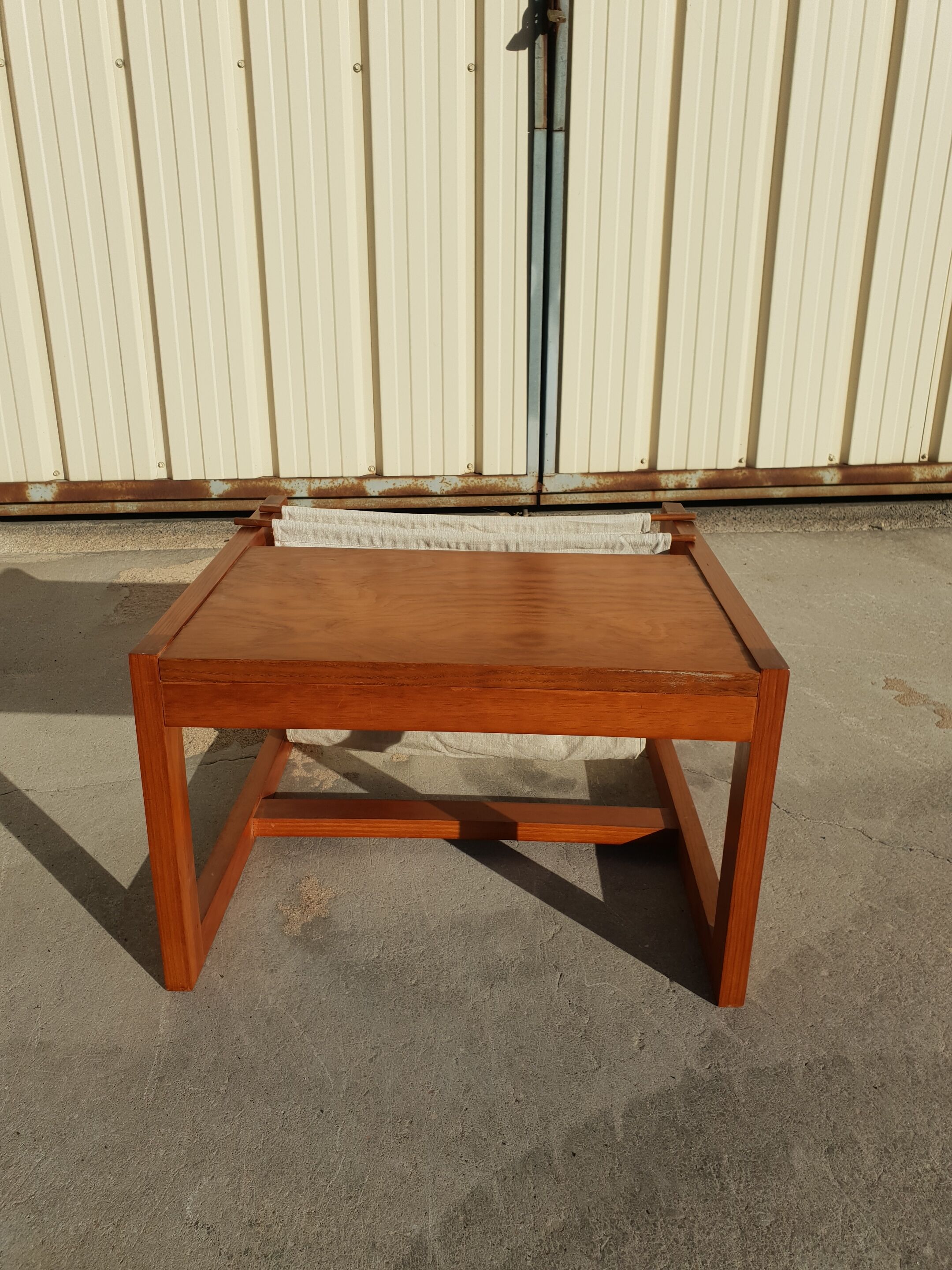 Table basse porte revues scandinave