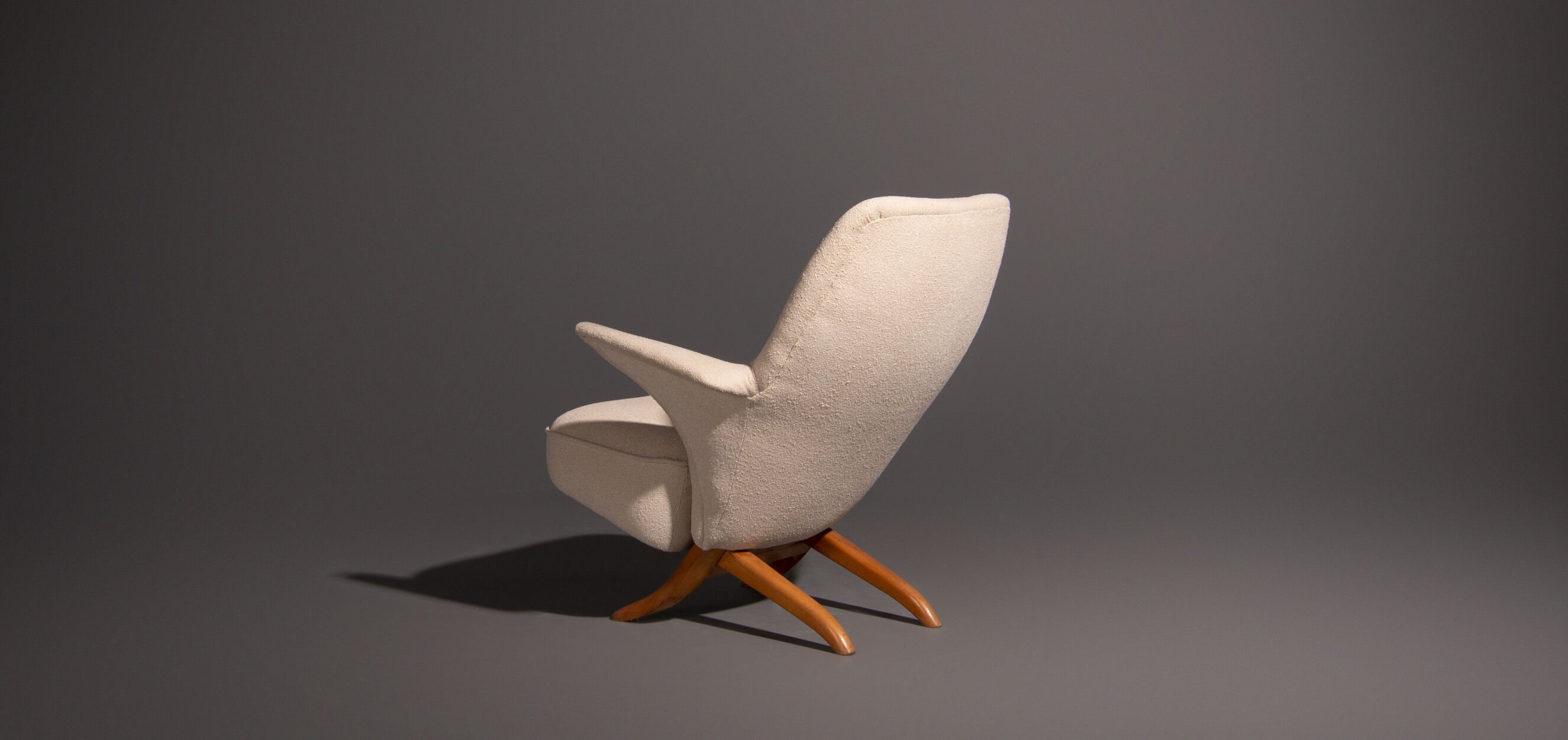 Pinguïn armchair by Theo Ruth produced by Artifort