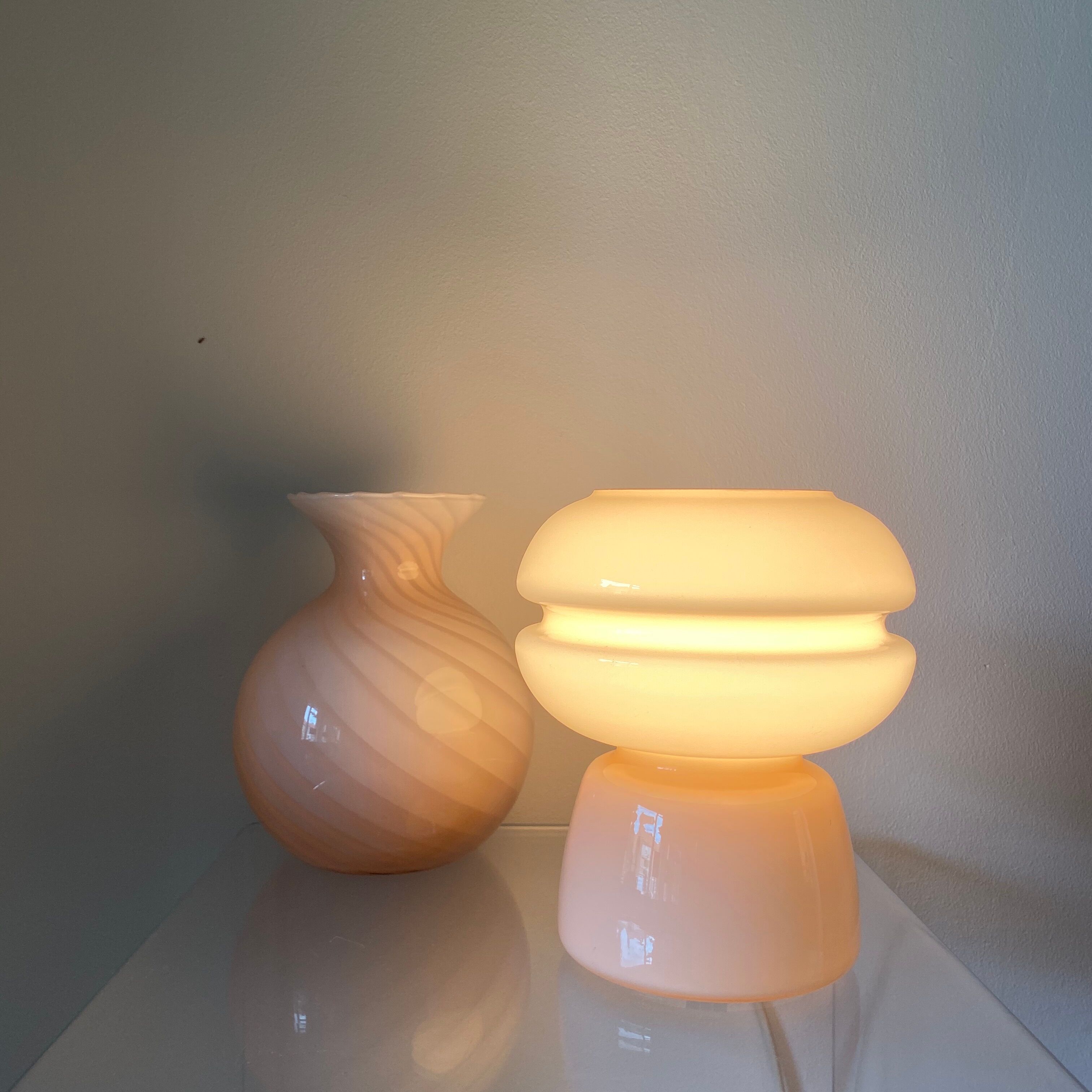 Space age design table lamp, soft pink