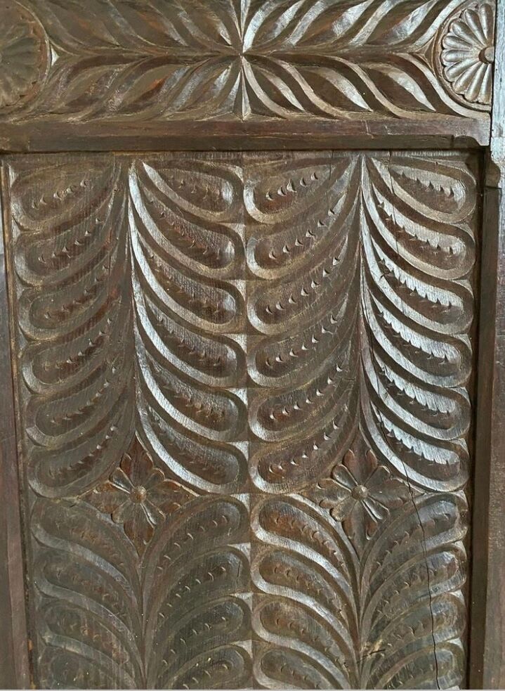 Buffet, Neo-Renaissance style, verses