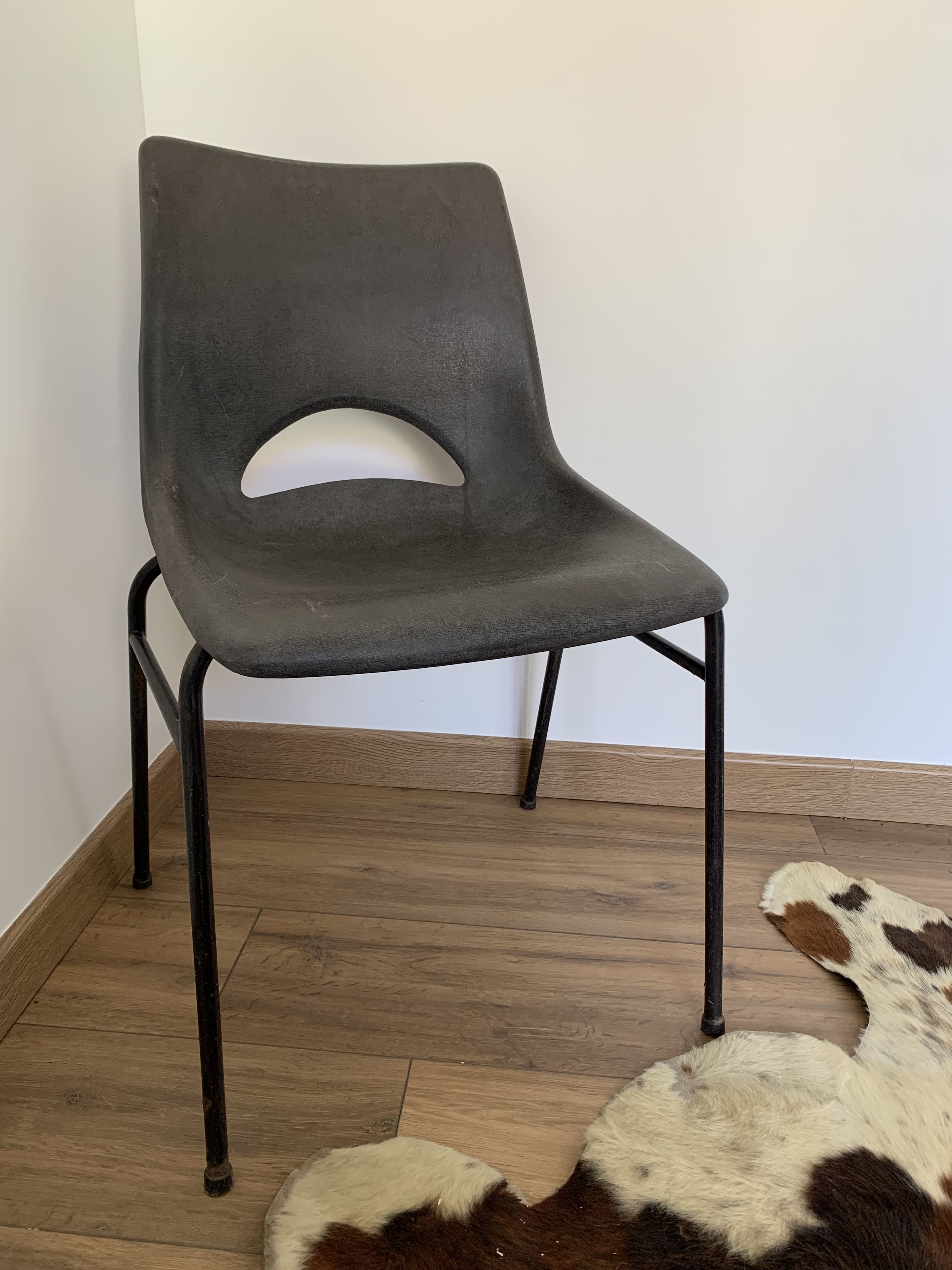 Chaise coque plastique marque Sitting