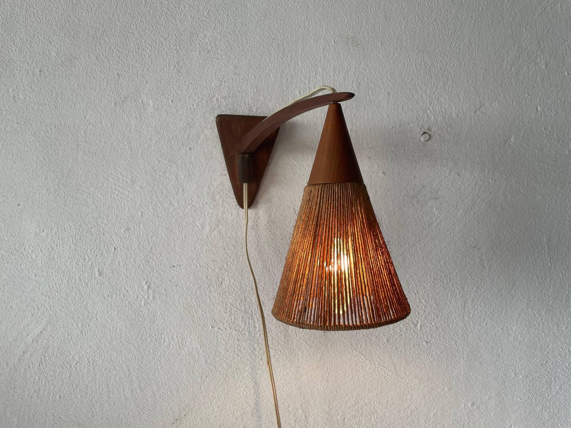Teak wall lamp with natural ropes by Ib Fabiansen for Fog & Mørup, 1960s, Denmark.