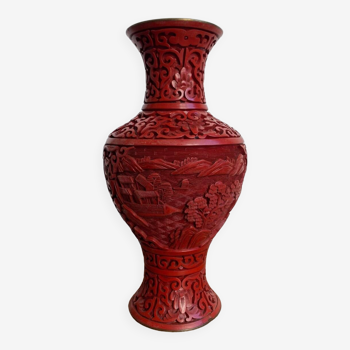 Vase chinois en laque du cinabre