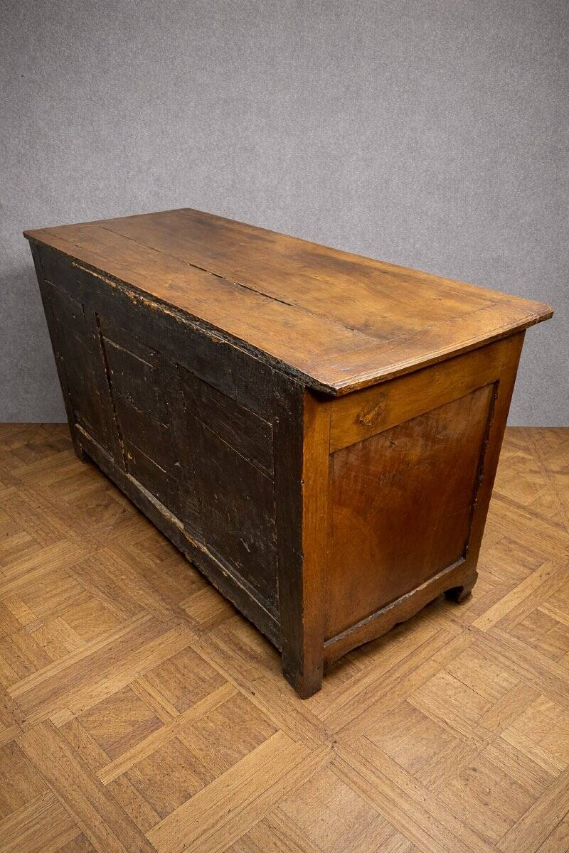 Louis XV buffet in carved solid wood – regional / rustic chic style