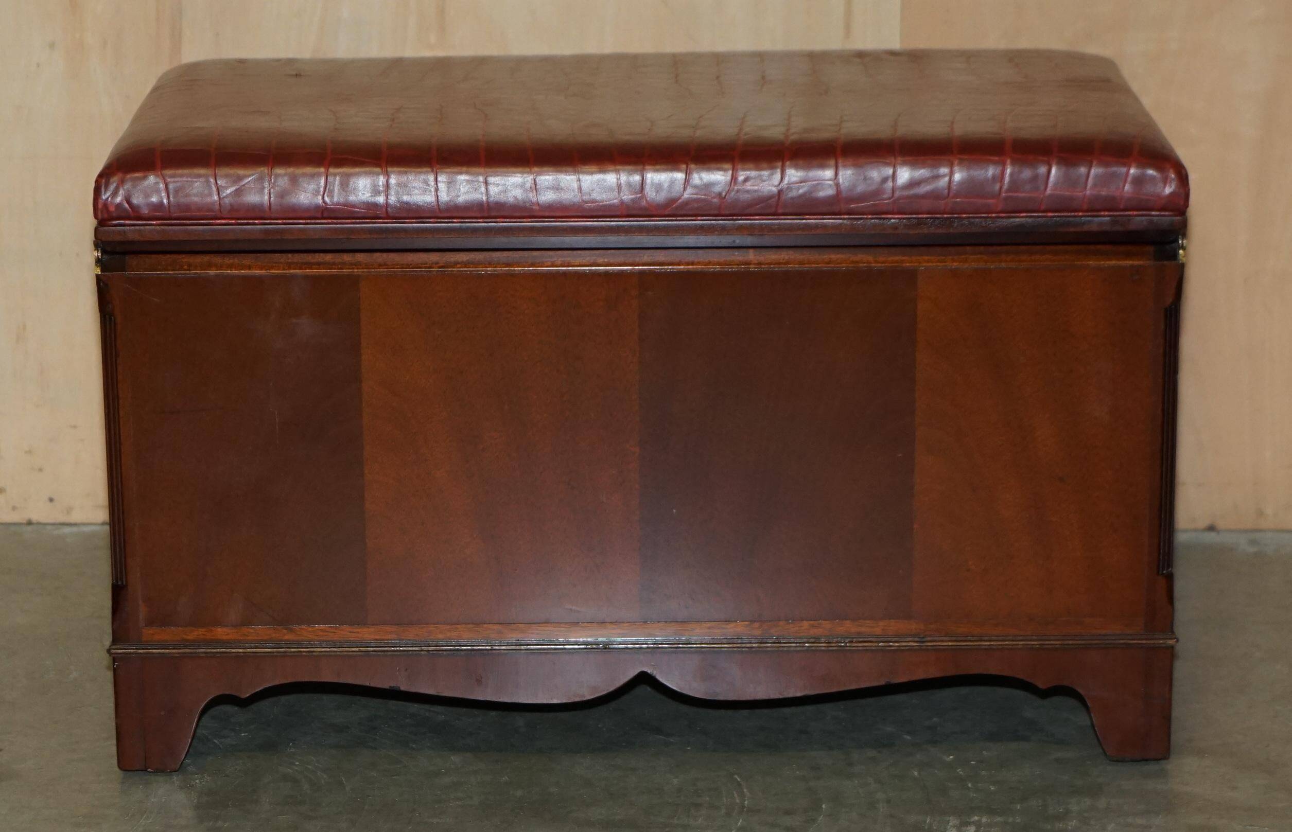 Crocodile leather and hardwood luggage rack in Mid-Century Modern style