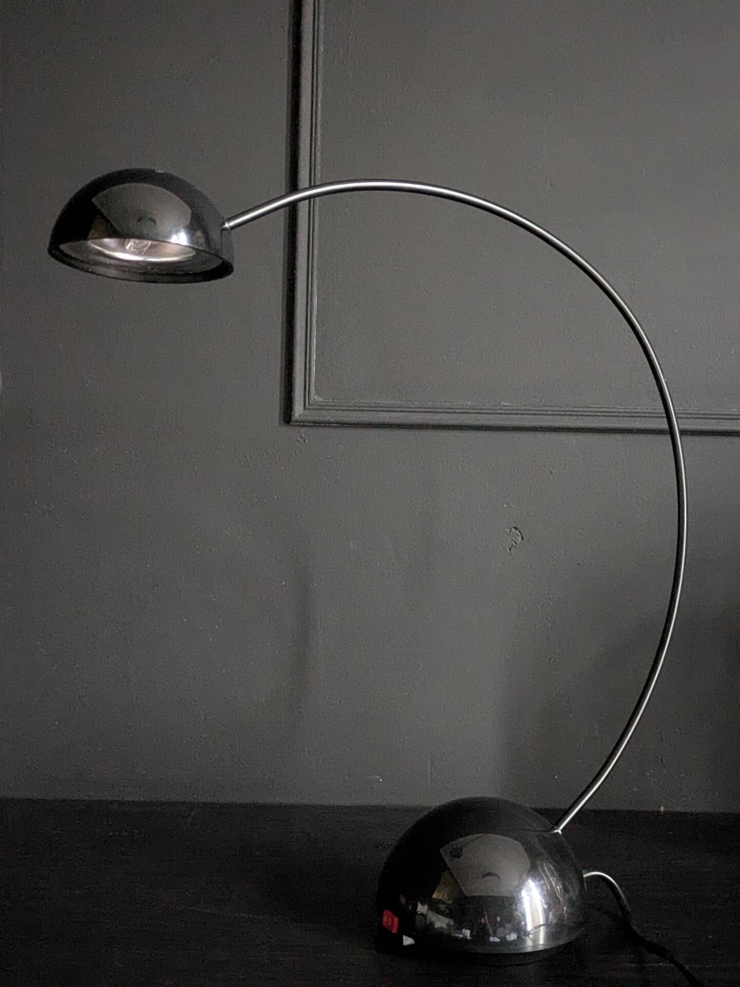 Vintage arched desk lamp by Lacri, Italian Space Age design (70s/80s)