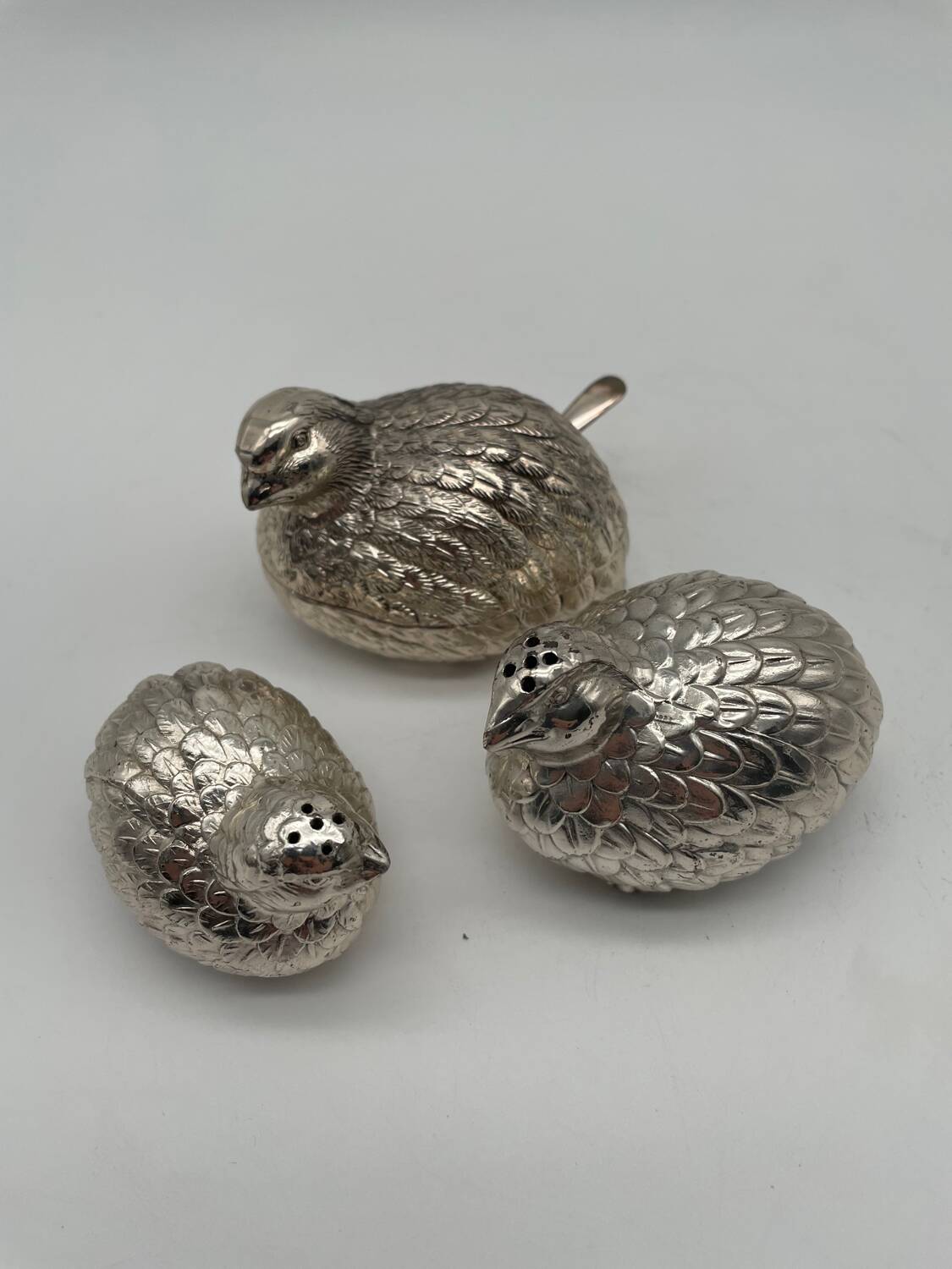Salt shaker pepper and mustard bird in silver metal Gucci style