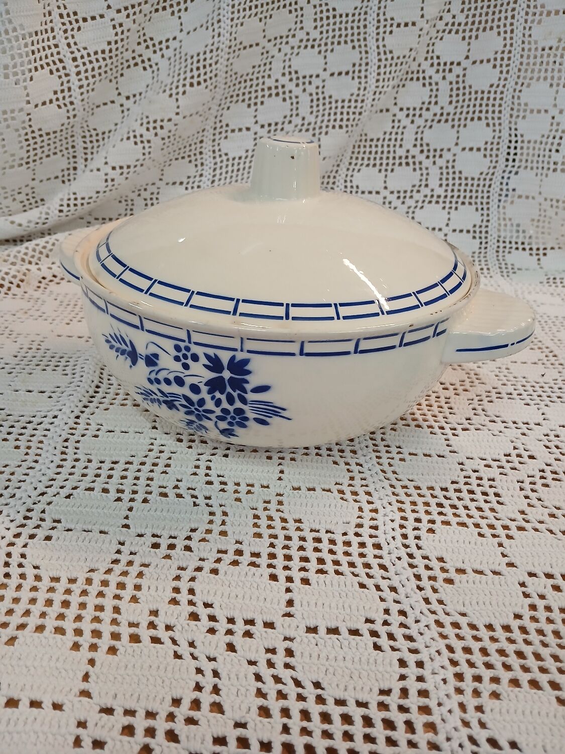 Antique soup tureen Badonviller