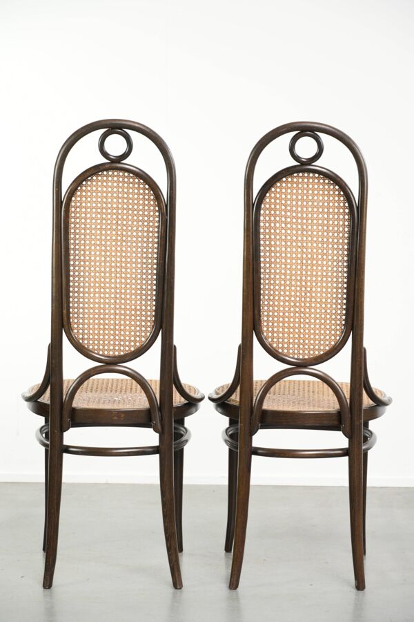Ensemble de 2 chaises de salle à manger vintage originales en design Thonet avec tressage et bois courbé.